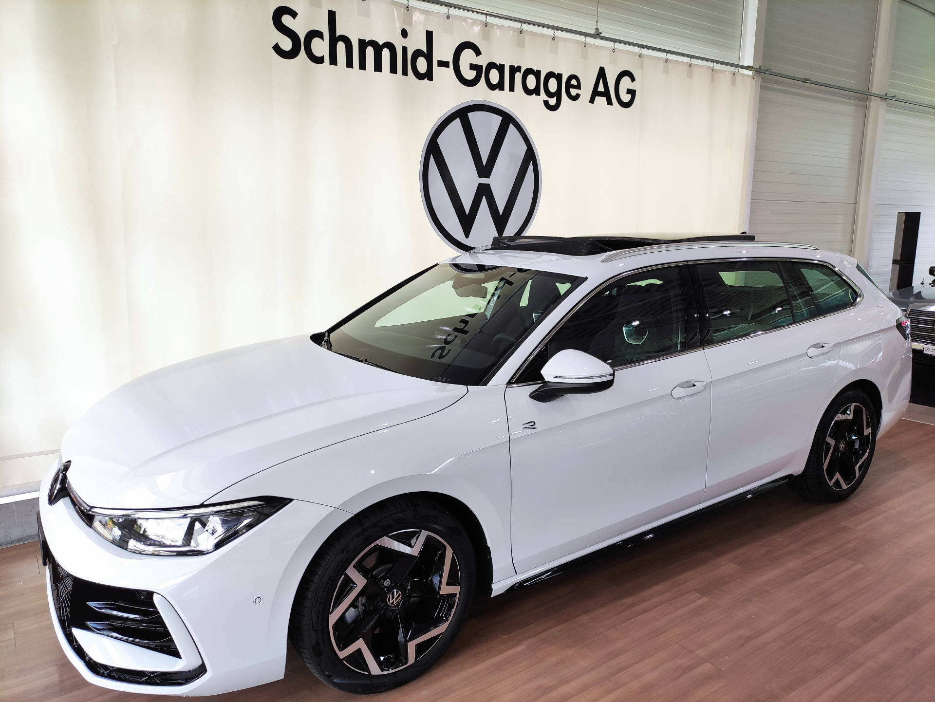 VW Passat Variant 2.0 TDI R-Line DSG-image-0
