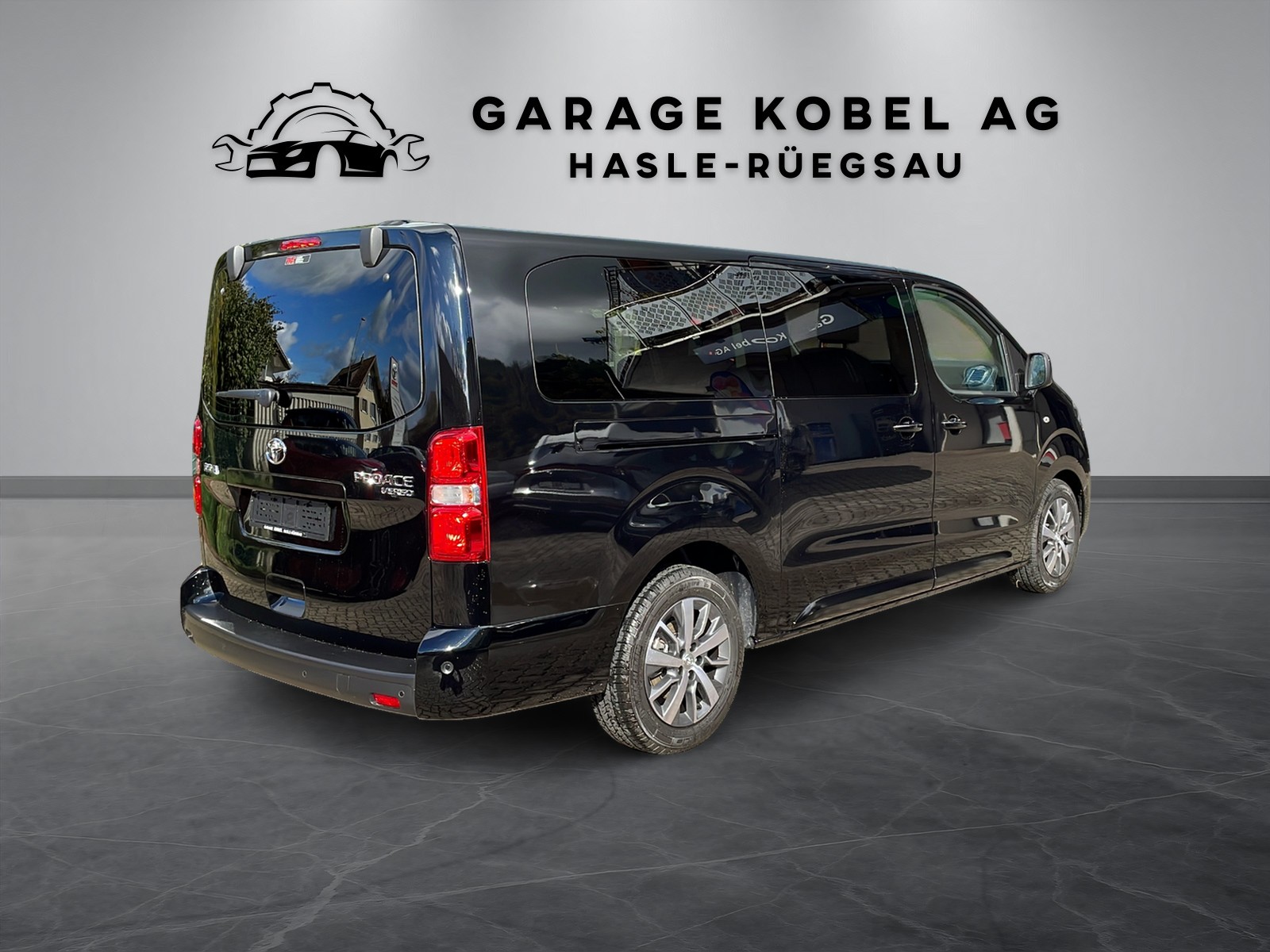TOYOTA Proace Verso 2.0 D-4D Trend Long Automatic-image-2