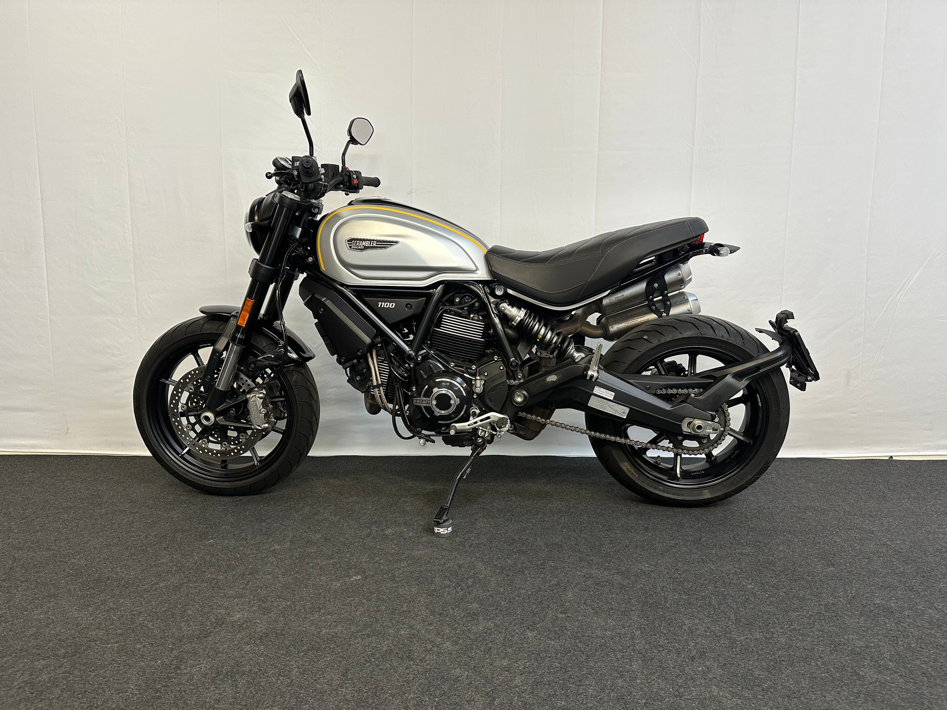 DUCATI Scrambler 1100 Pro-showroom-element-3