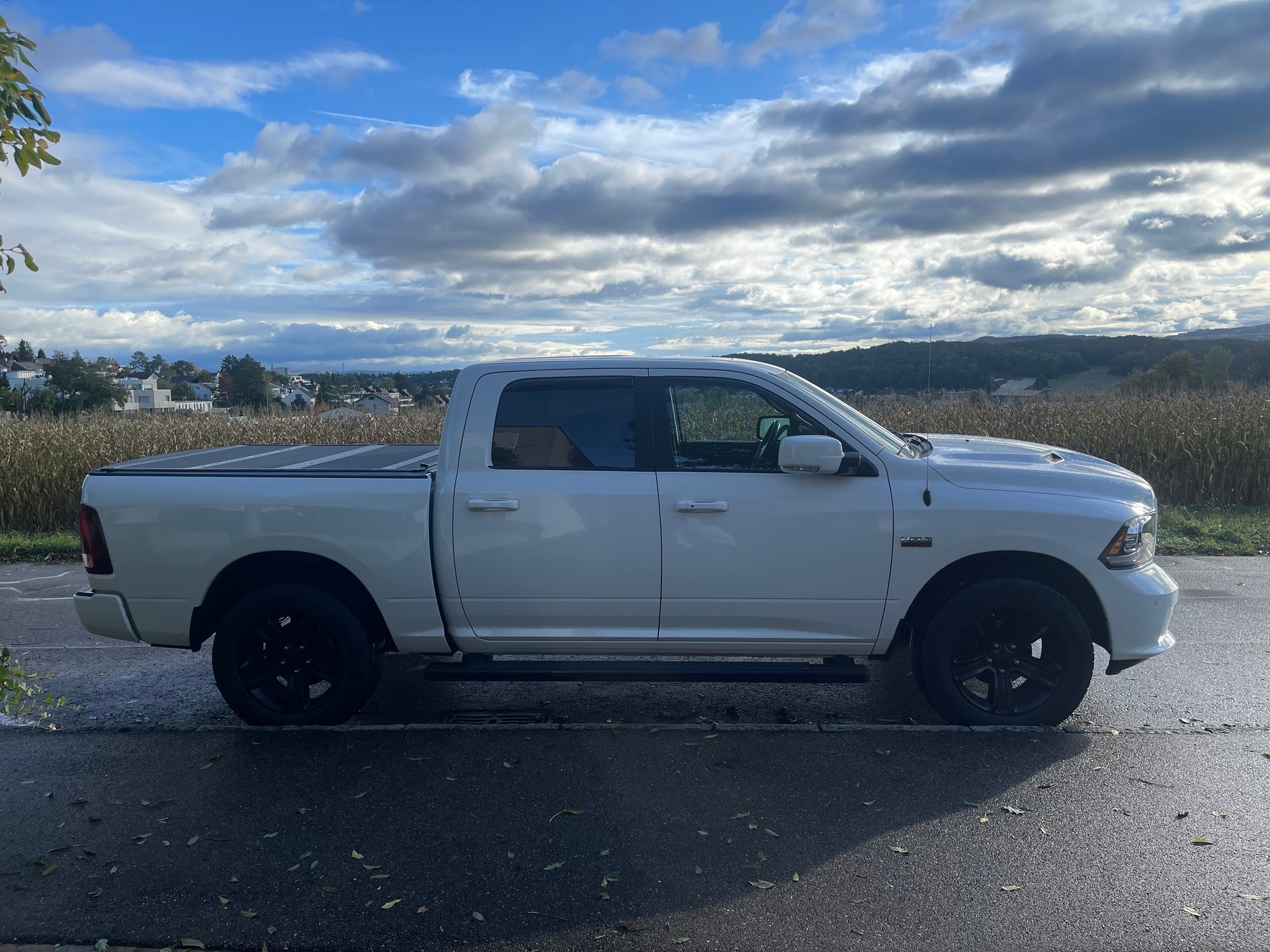 DODGE 1500 5.7L V8 HEMI Sport-image-2