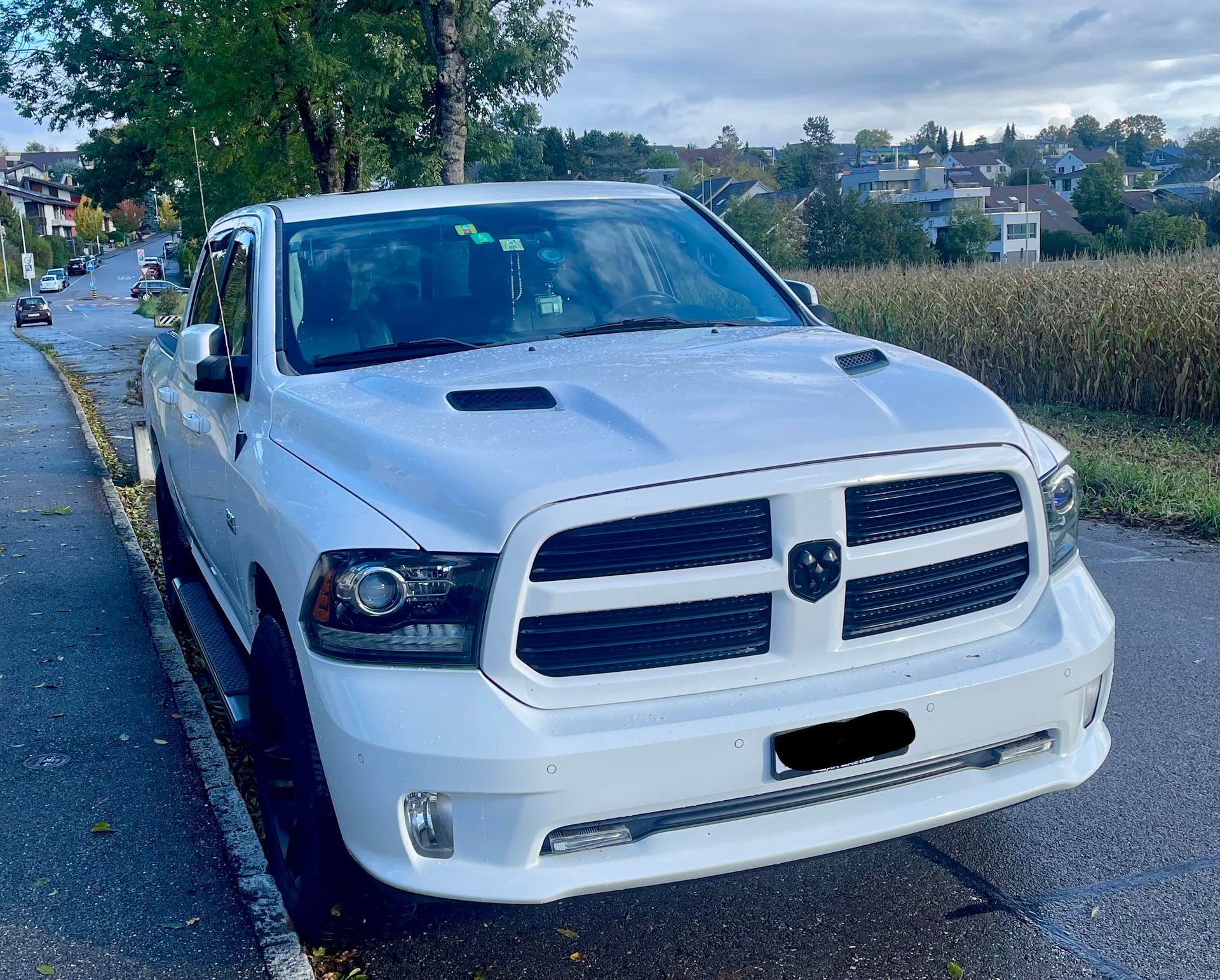 DODGE 1500 5.7L V8 HEMI Sport-image-1