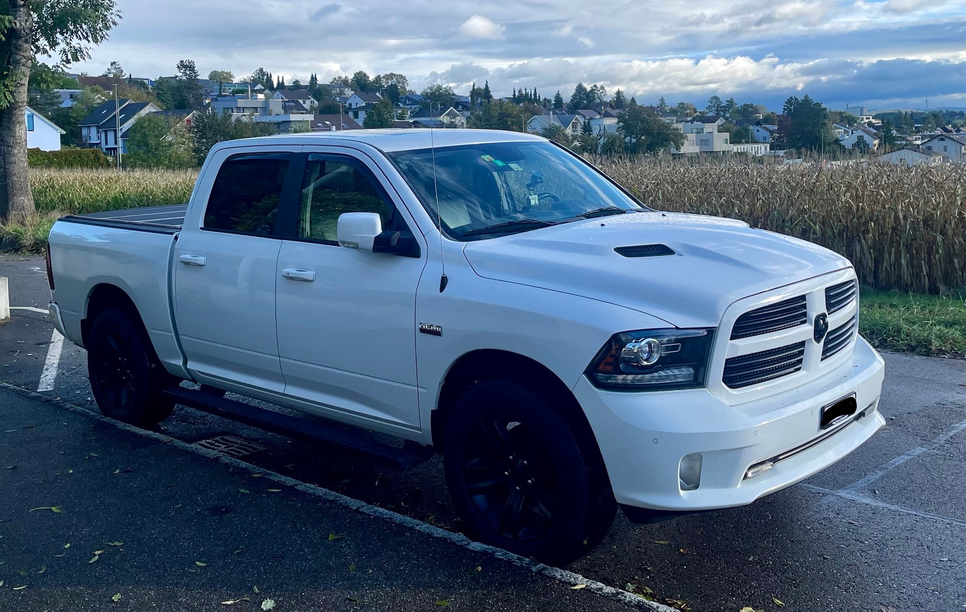 DODGE 1500 5.7L V8 HEMI Sport-image-0