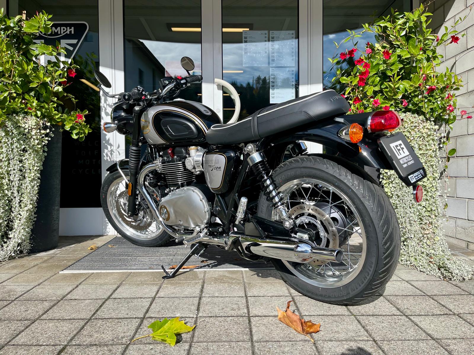 TRIUMPH Bonneville T120 Icon Edition-showroom-element-3