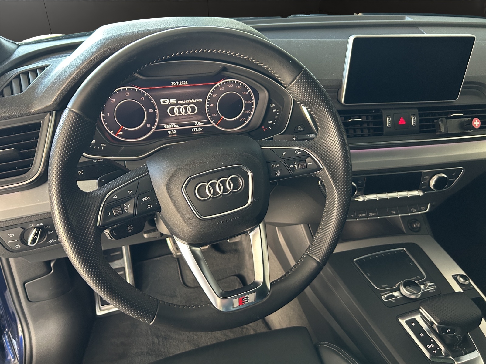 AUDI Q5 2.0 TDI sport quattro S-tronic-image-9