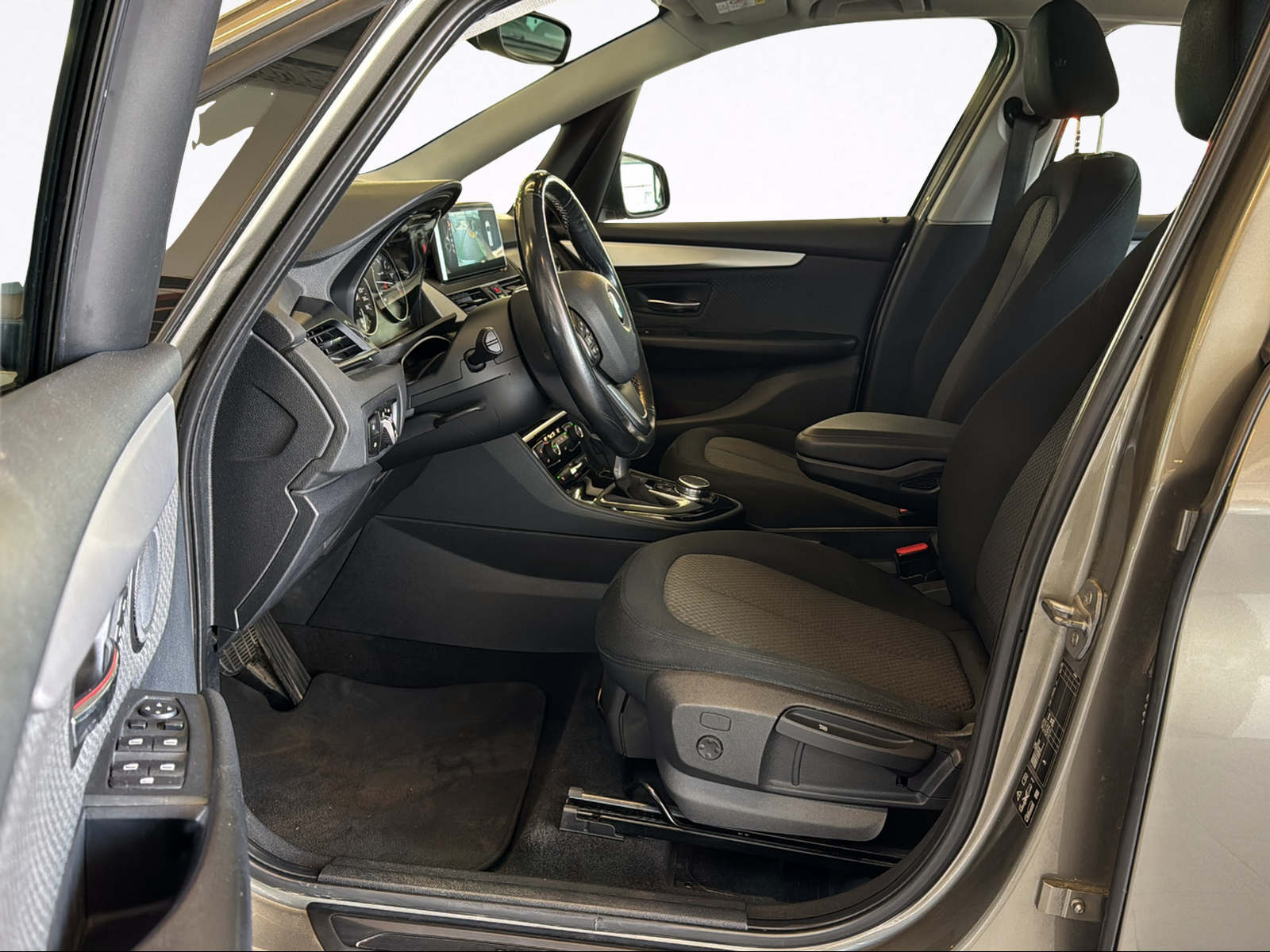 BMW 225i xDrive Active Tourer Steptronic-image-10