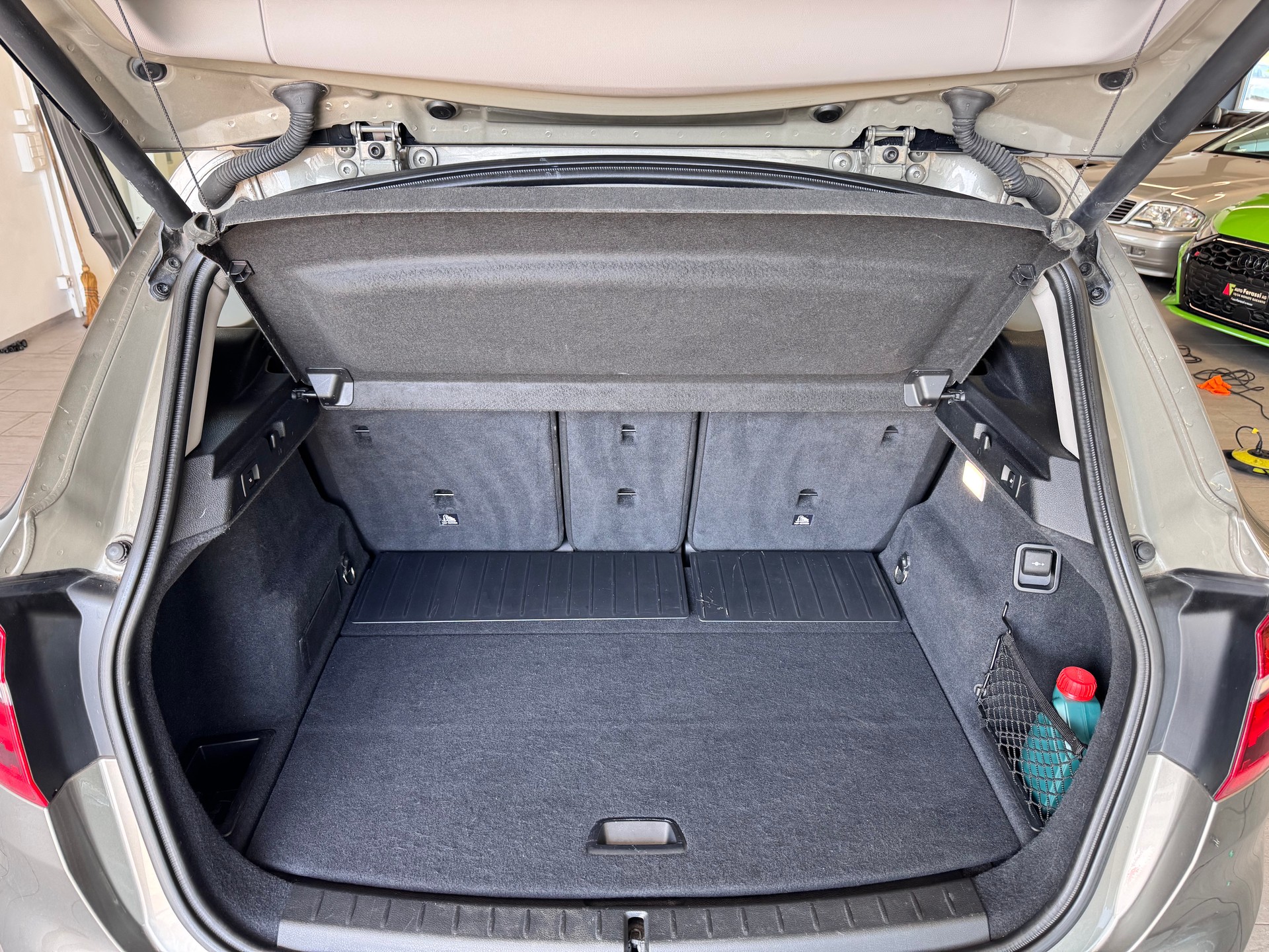 BMW 225i xDrive Active Tourer Steptronic-image-21