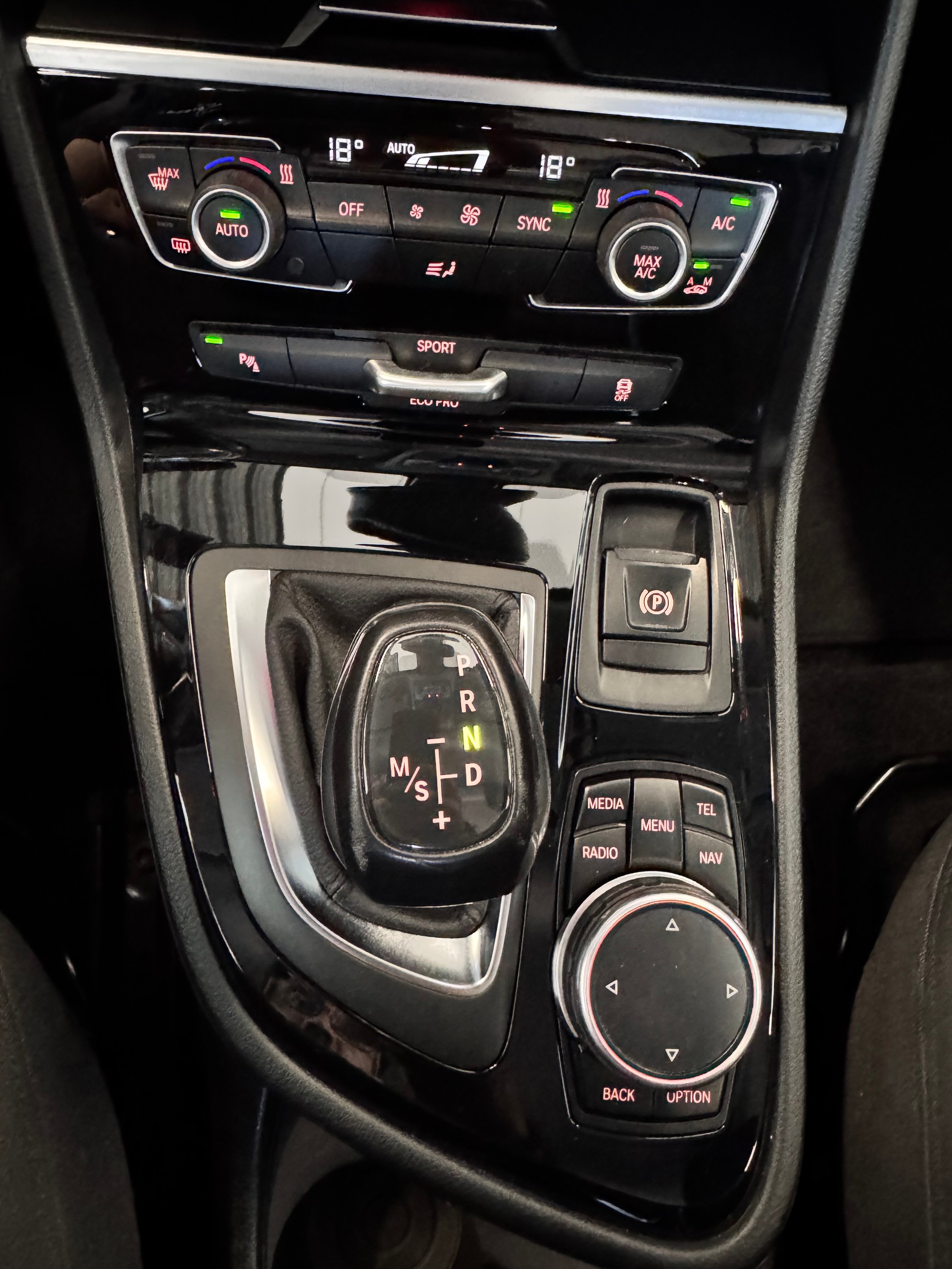 BMW 225i xDrive Active Tourer Steptronic-image-18