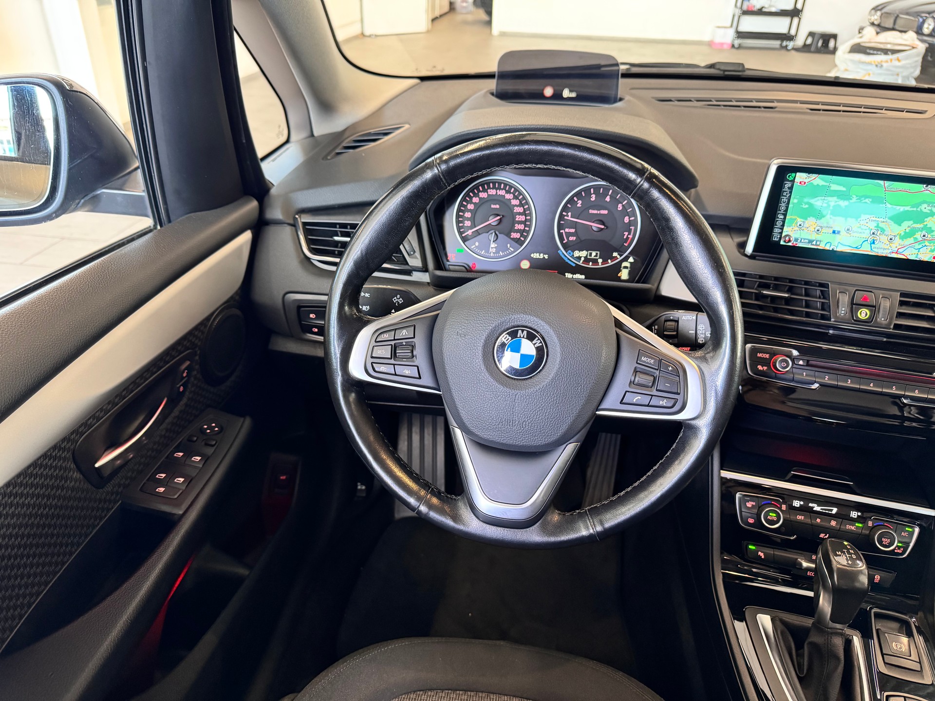 BMW 225i xDrive Active Tourer Steptronic-image-13