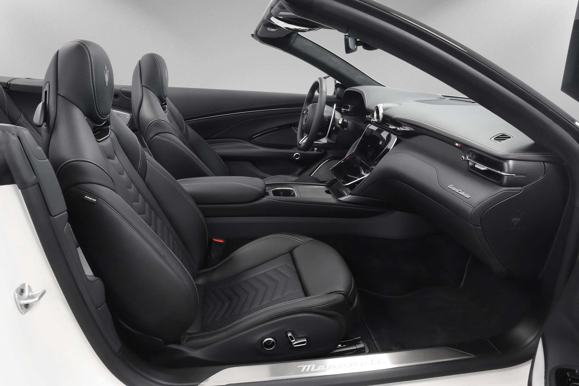 MASERATI GranCabrio Trofeo-image-12