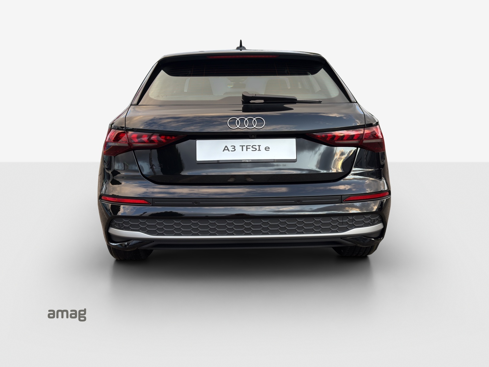 AUDI A3 Sportback 40 TFSI e Attraction S-tronic-image-3