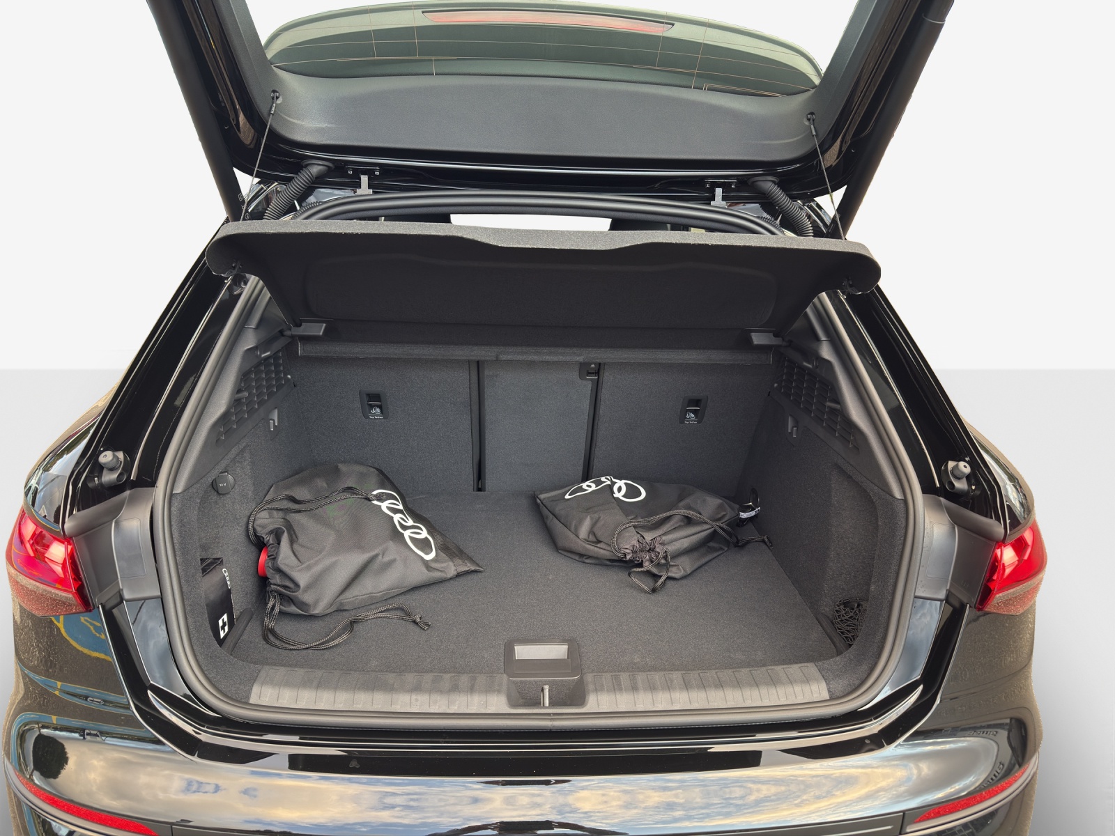 AUDI A3 Sportback 40 TFSI e Attraction S-tronic-image-12