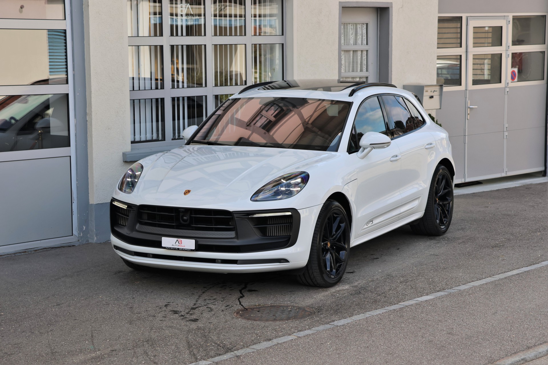 PORSCHE Macan GTS PDK (CH)-image-0