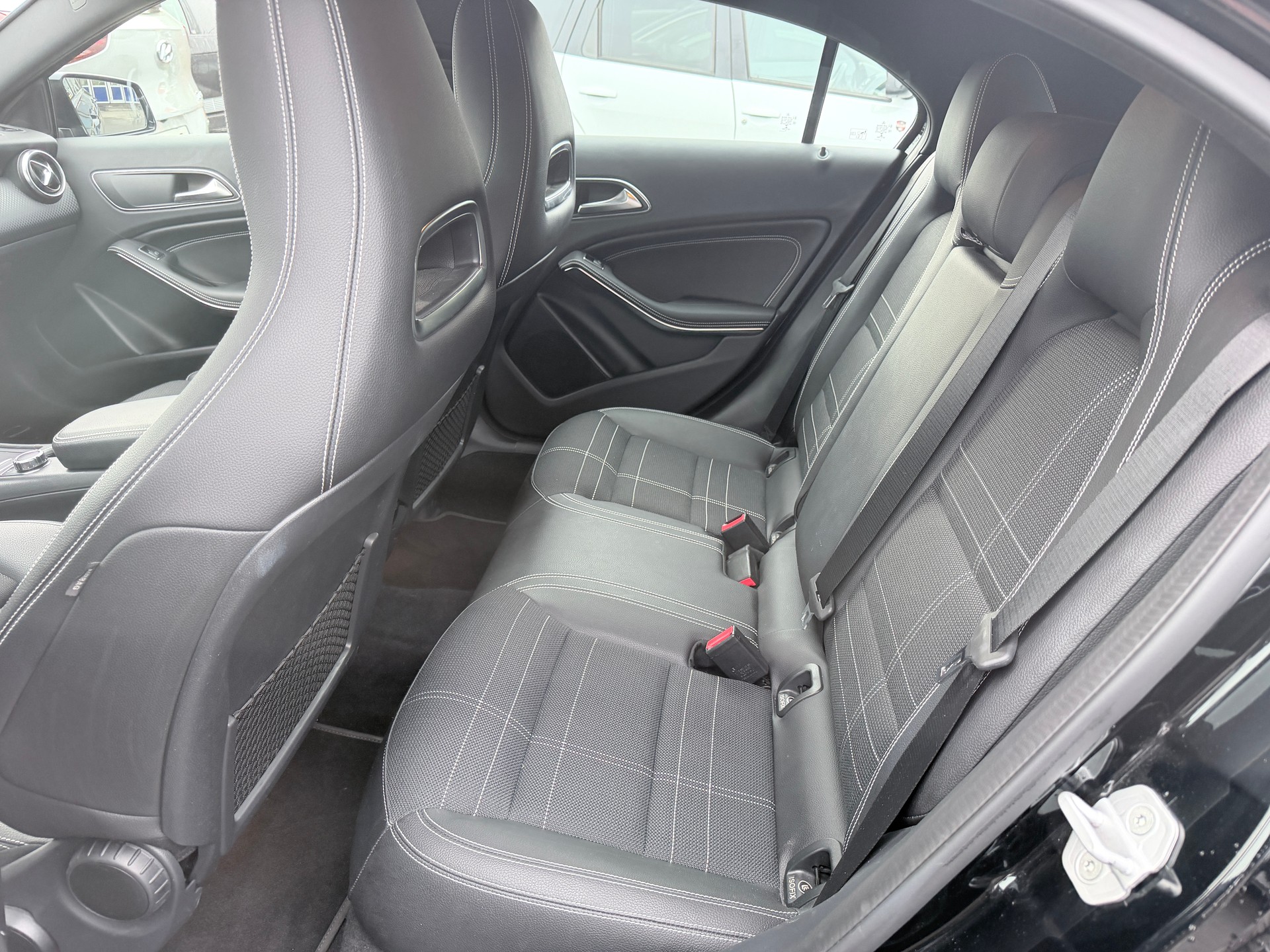 MERCEDES-BENZ A 180 Night Star 7G-DCT-image-10