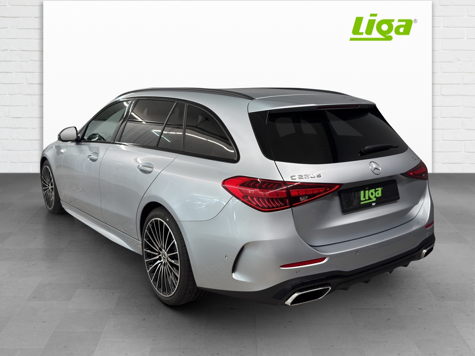 MERCEDES-BENZ C 220 d AMG Line 4Matic T-Modell Swiss Star-image-3
