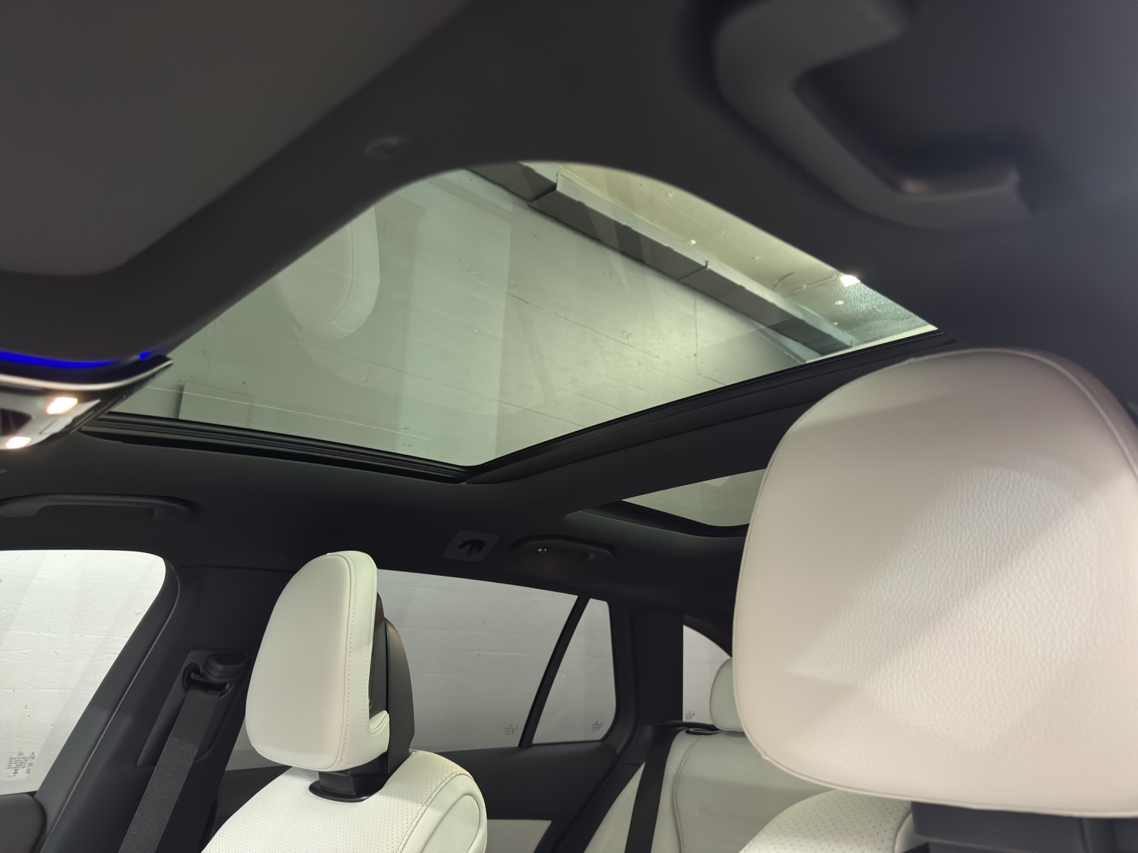 MERCEDES-BENZ C 220 d AMG Line 4Matic T-Modell Swiss Star-image-15