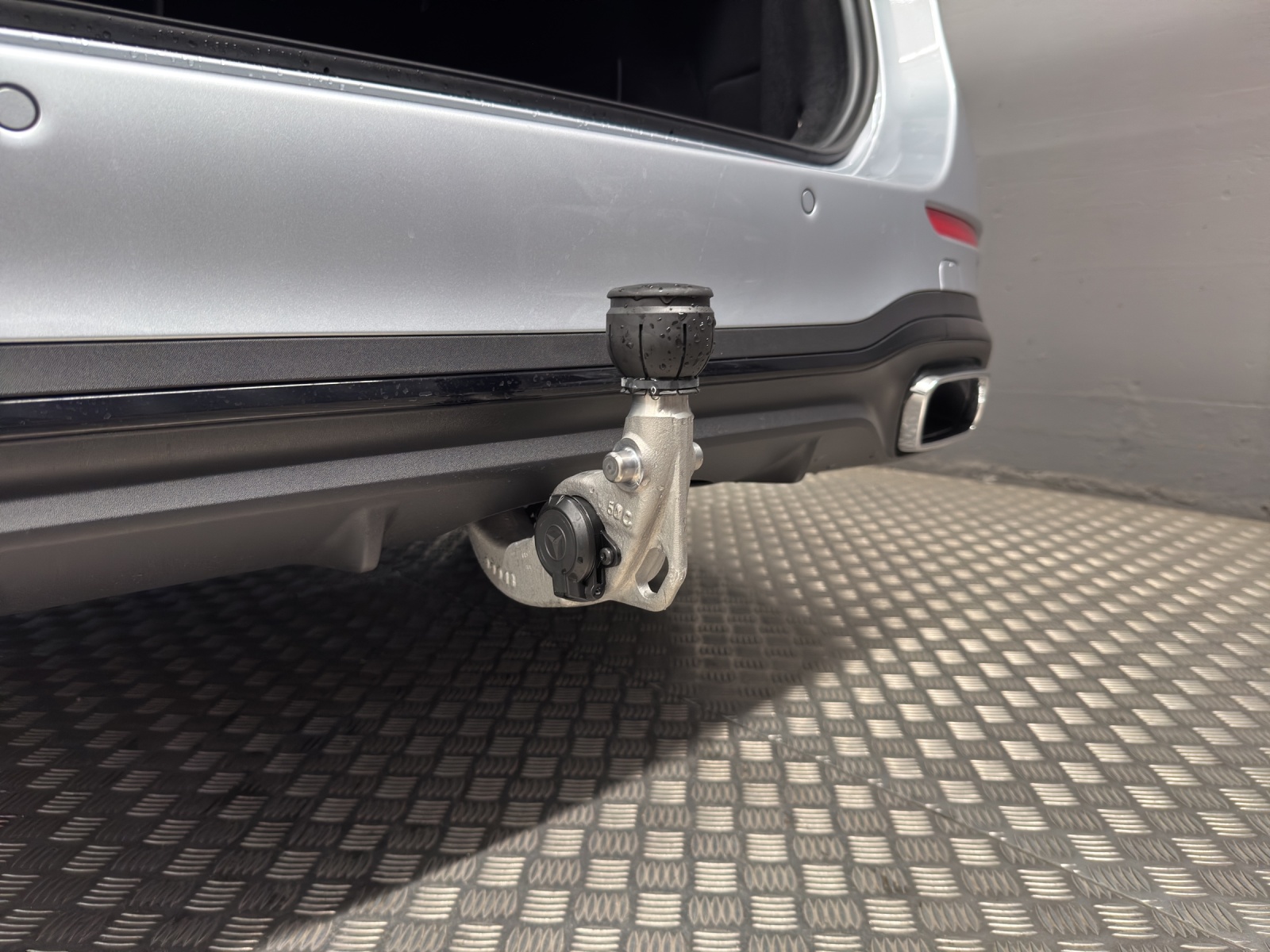 MERCEDES-BENZ C 220 d AMG Line 4Matic T-Modell Swiss Star-image-13