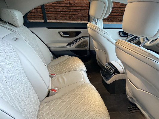 MERCEDES-BENZ S 400 d 4M AMG Line 9G-T-image-12