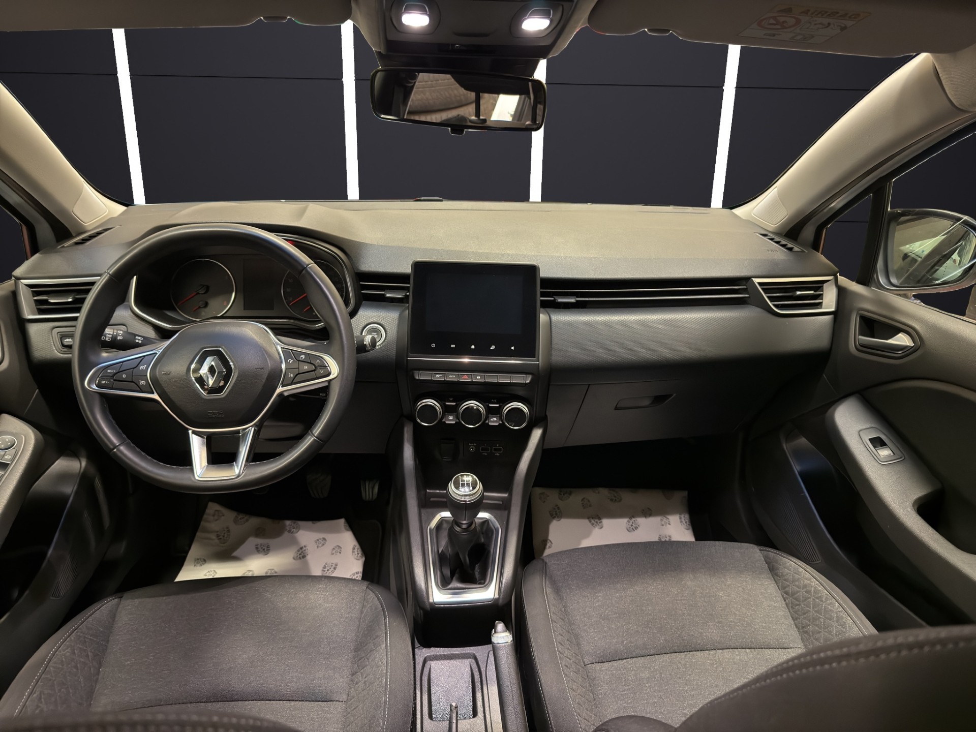 RENAULT Clio 1.0 Business-image-8