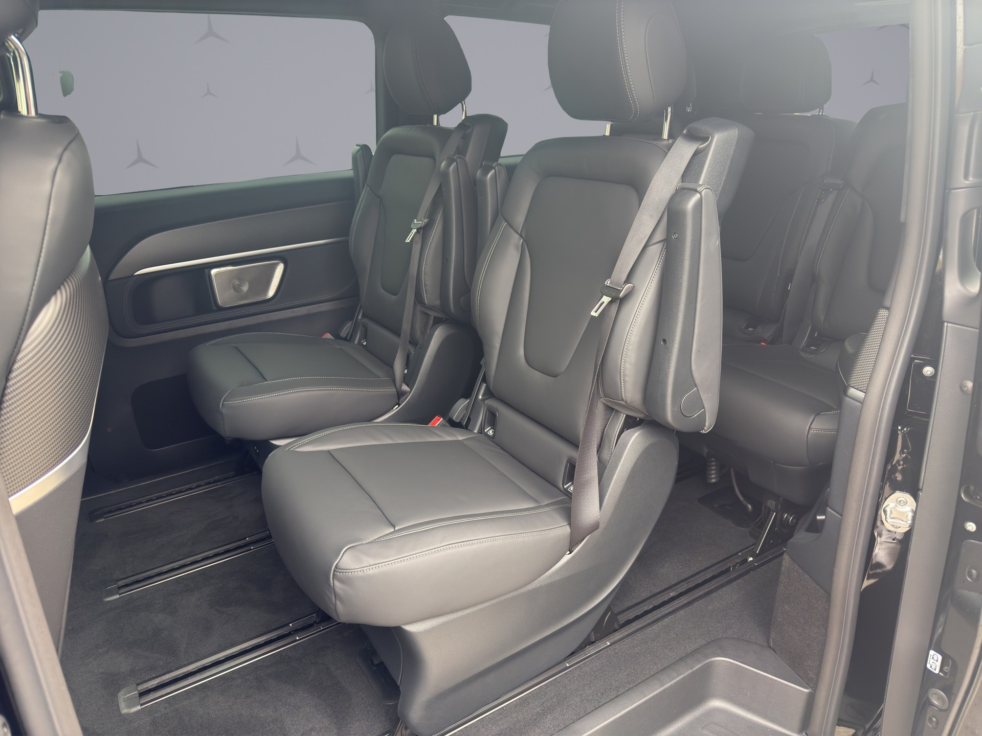 MERCEDES-BENZ V 300 d lang Swiss Edition 4Matic 9G-Tronic-image-11