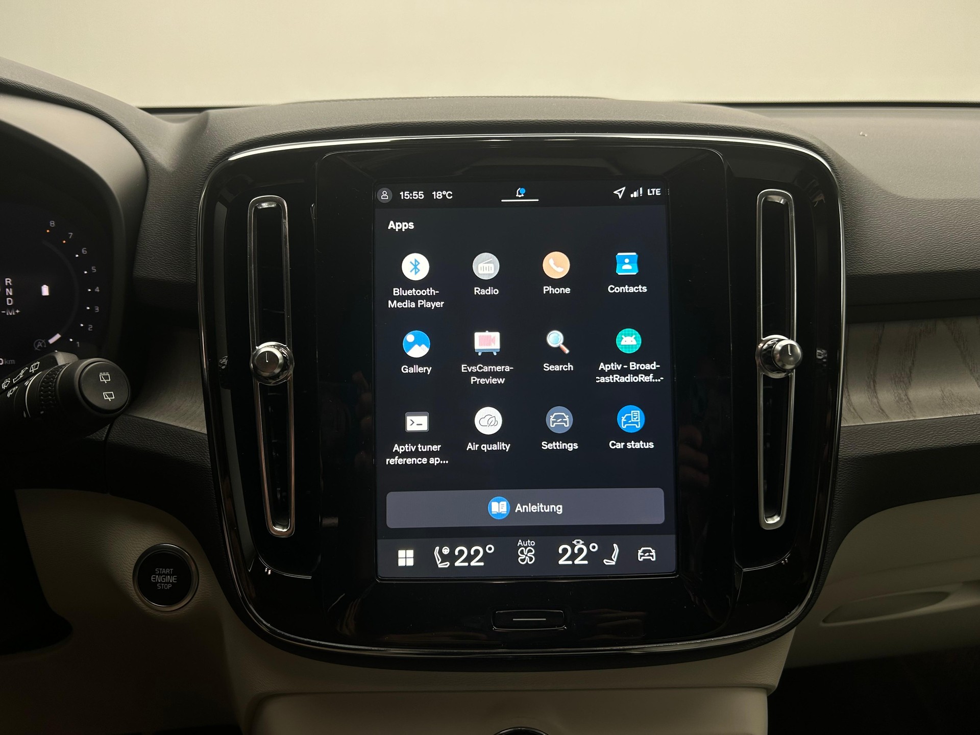 VOLVO XC40 2.0 B4 MH Plus Dark-image-10