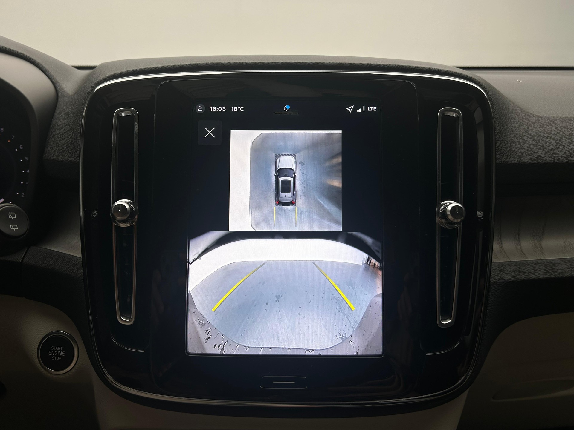 VOLVO XC40 2.0 B4 MH Plus Dark-image-11