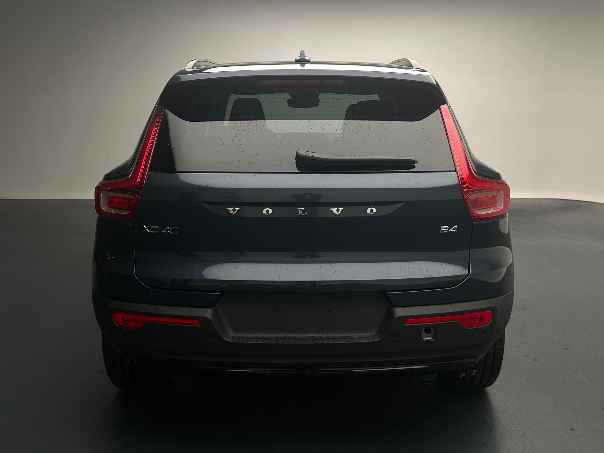 VOLVO XC40 2.0 B4 MH Plus Dark-image-20