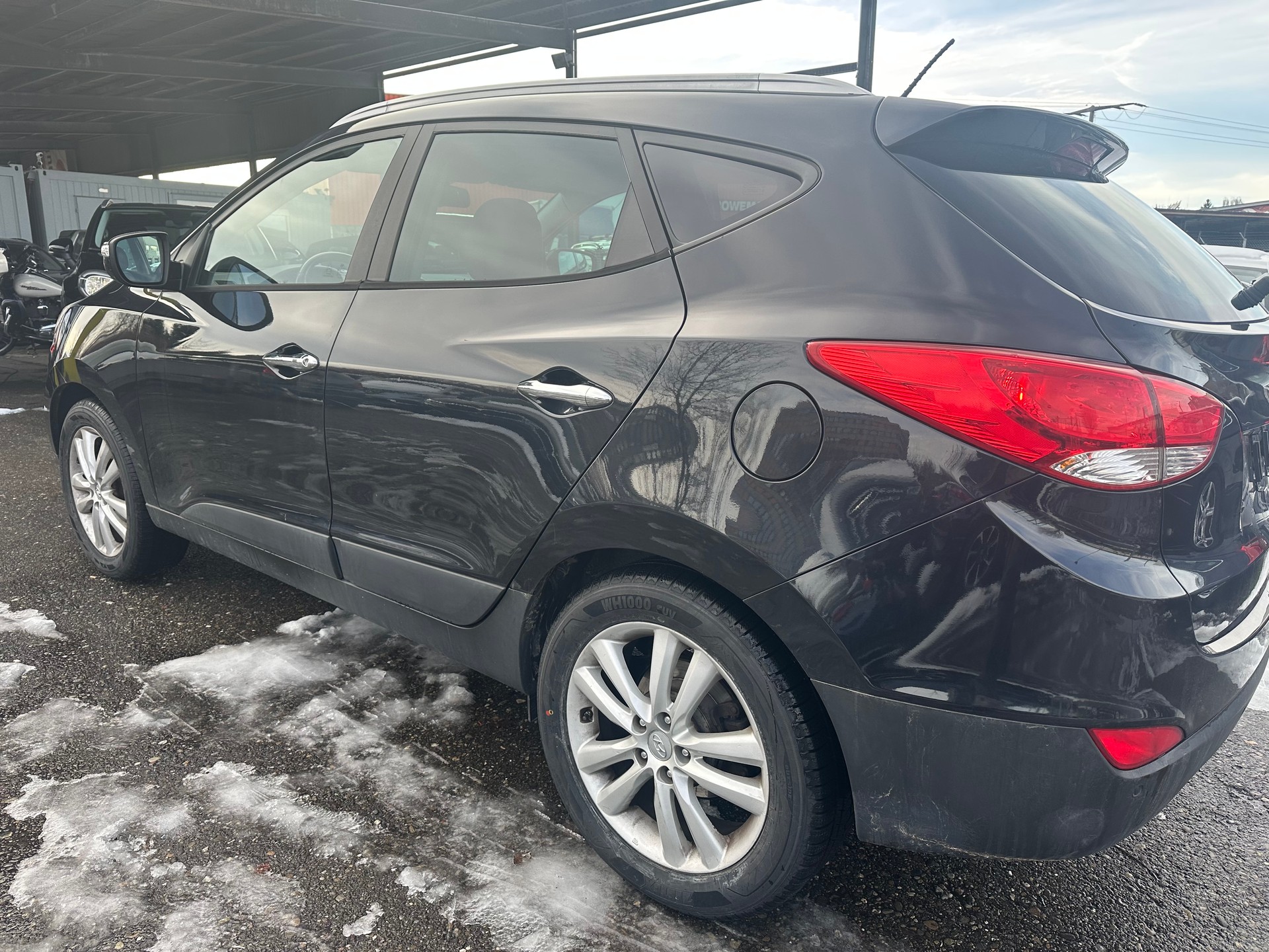 HYUNDAI iX 35 2.0 Premium 4WD Automatic-image-5