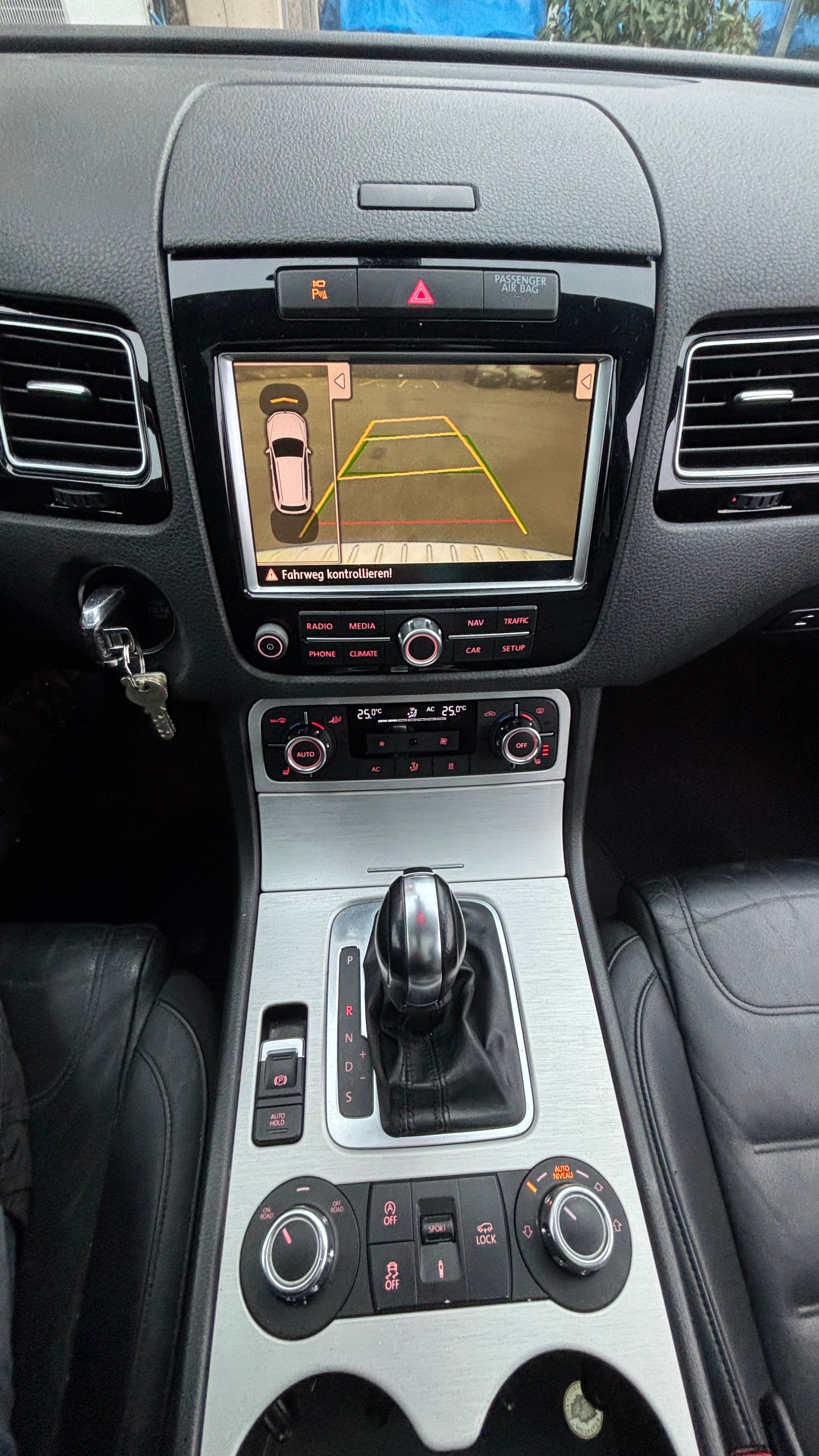 VW Touareg 3.0 TDI BlueMotion Technology Tiptronic-image-8