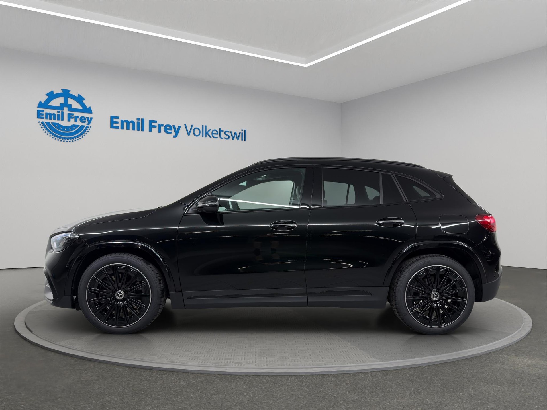 MERCEDES-BENZ GLA 250 Swiss Star AMG Line 4matic-image-1
