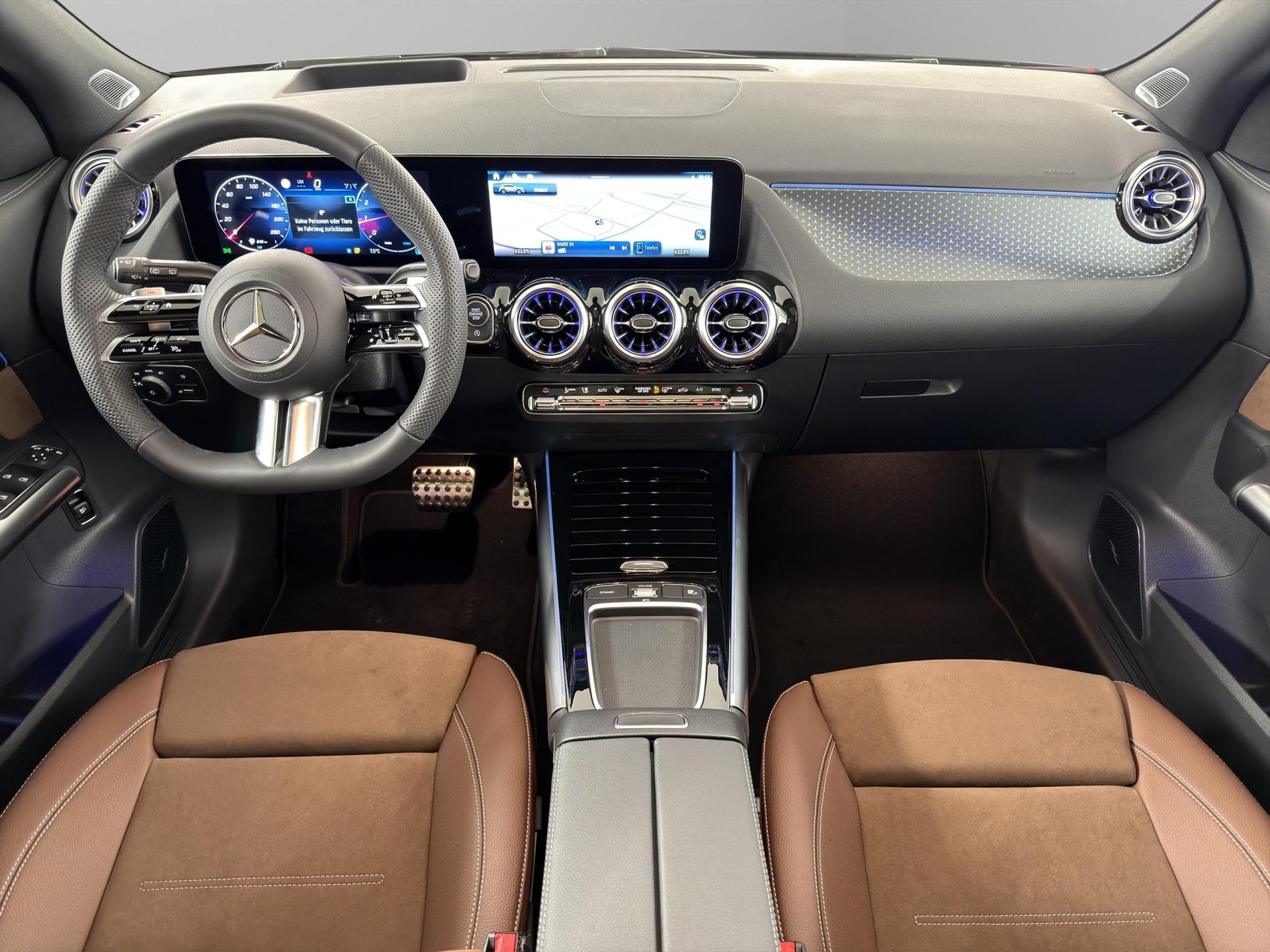 MERCEDES-BENZ GLA 250 Swiss Star AMG Line 4matic-image-8