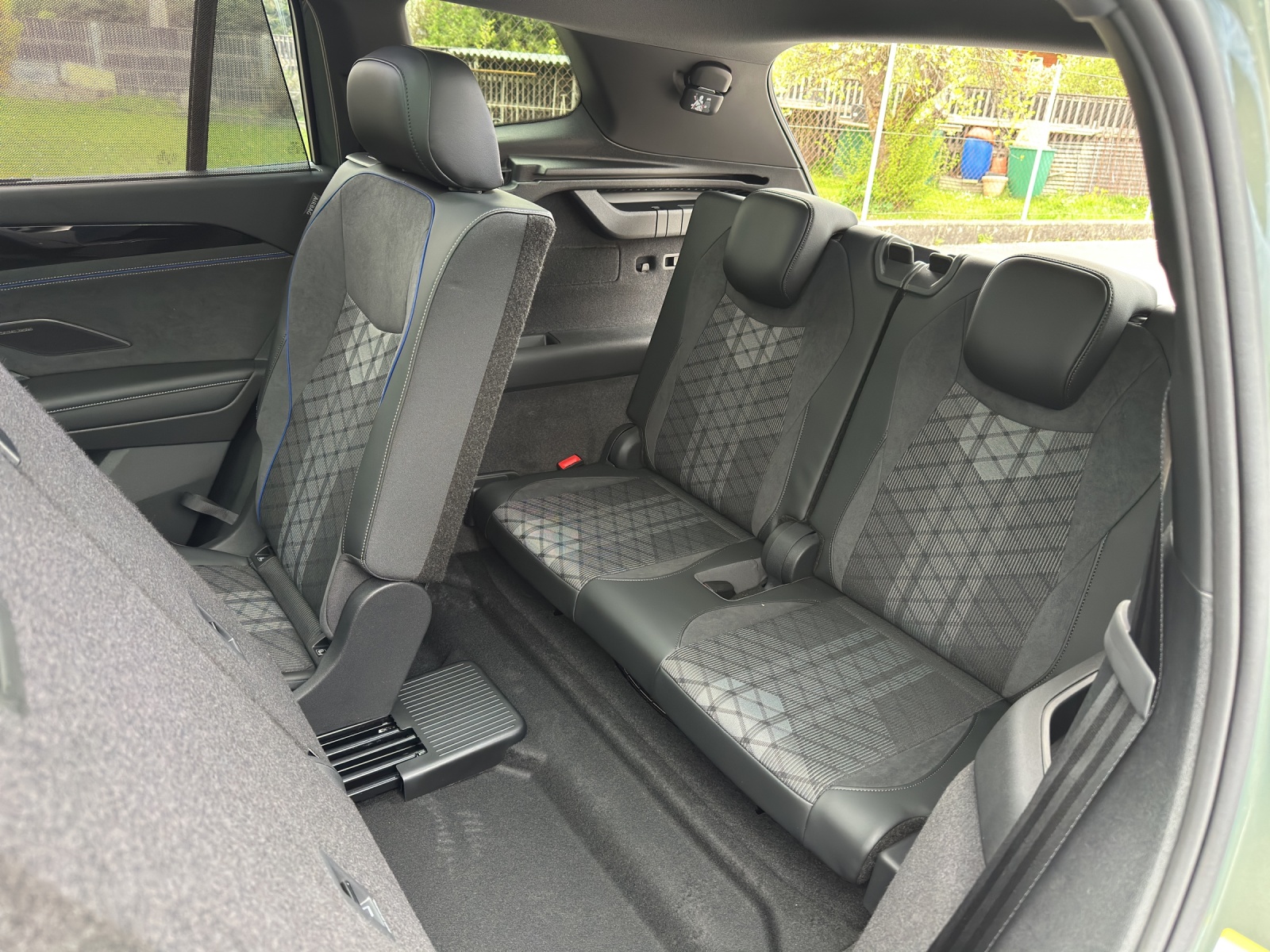 VW Tayron 2.0 TDI SCR R-Line 4Motion DSG-image-17