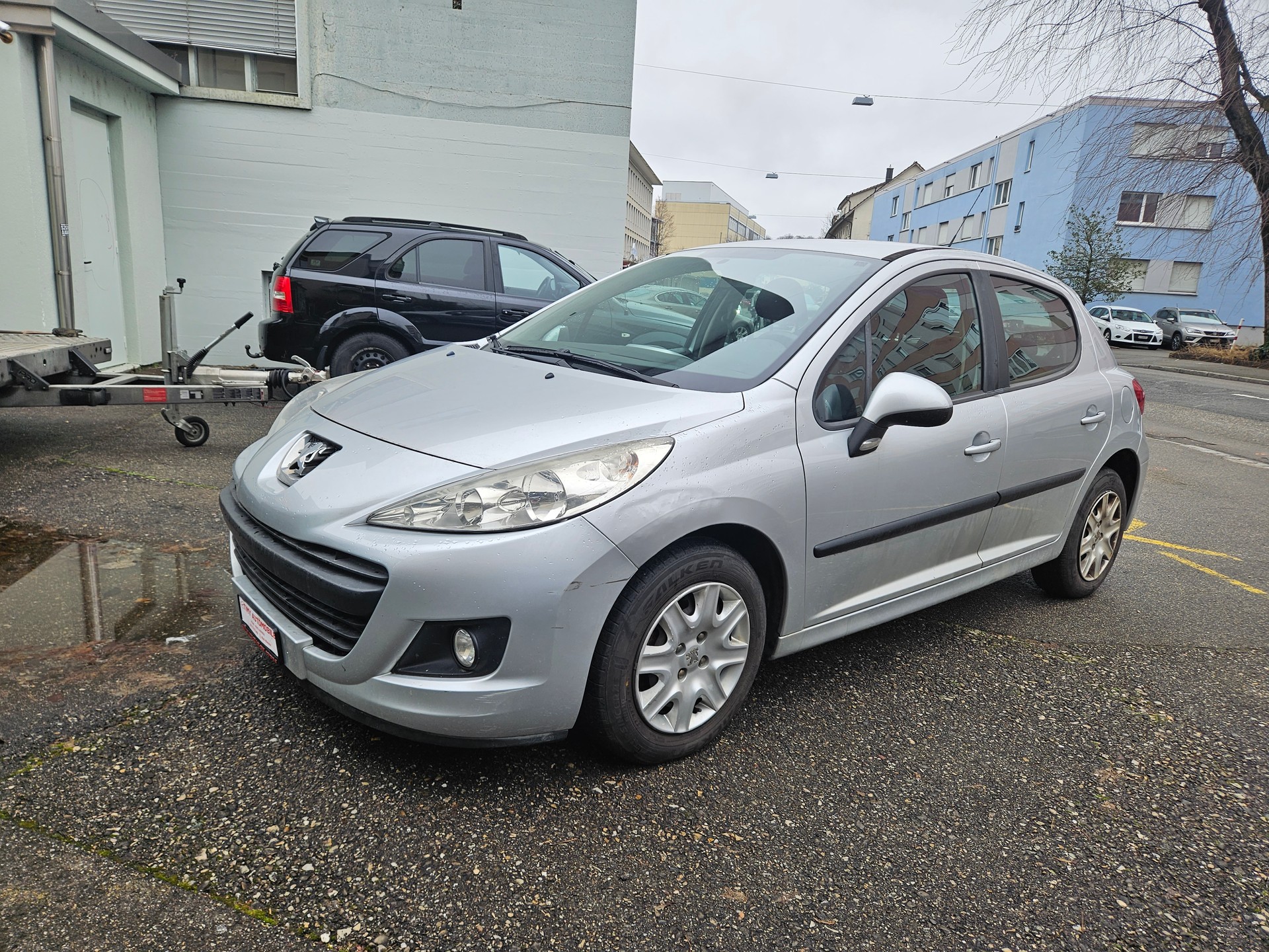 PEUGEOT 207 1.4 16V Swiss Edition-image-5
