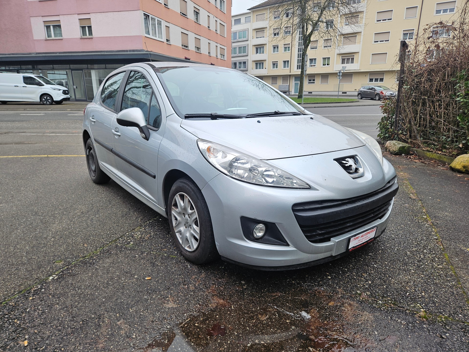 PEUGEOT 207 1.4 16V Swiss Edition-image-1