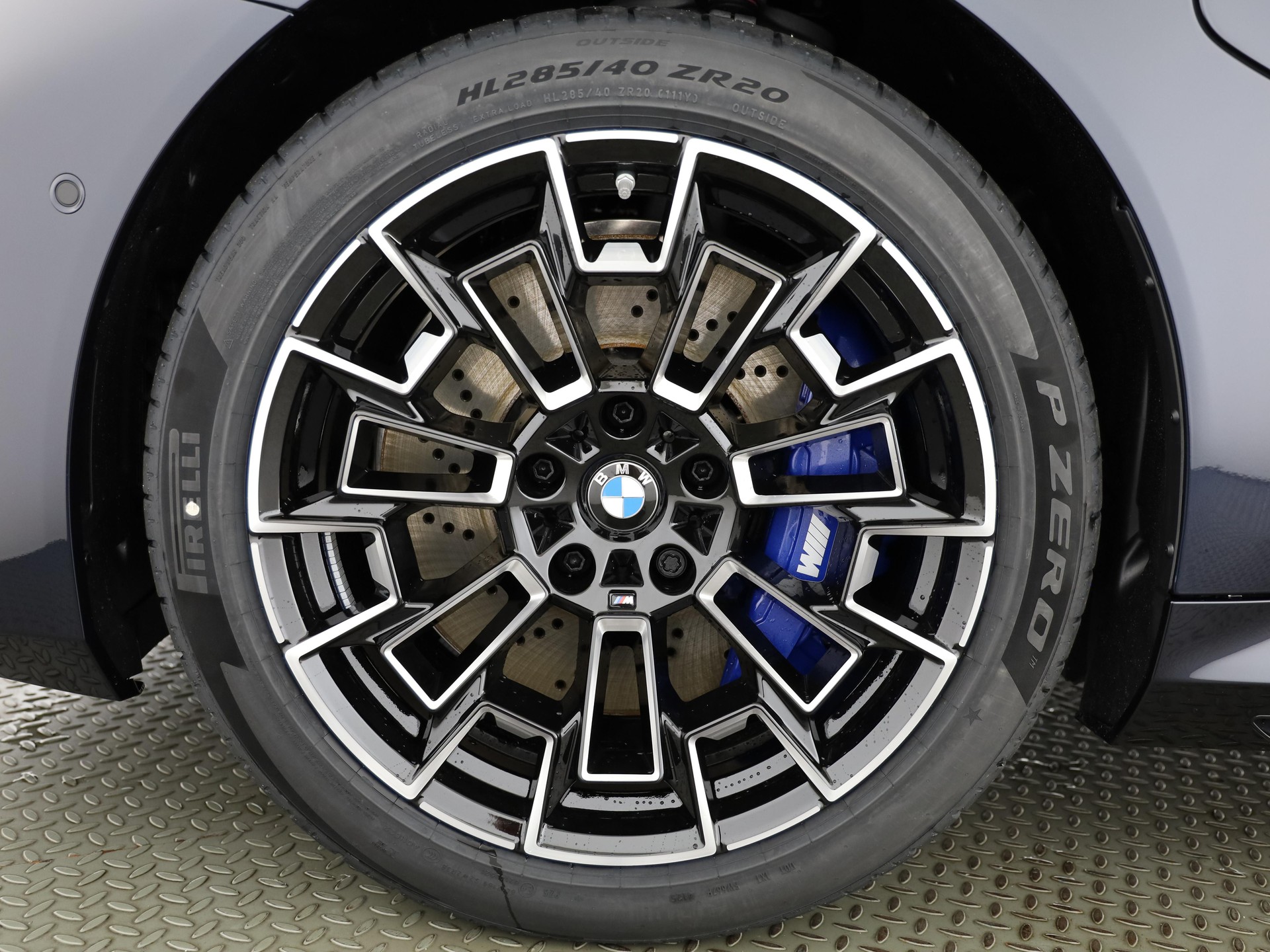 BMW M5 xDrive Touring-image-7