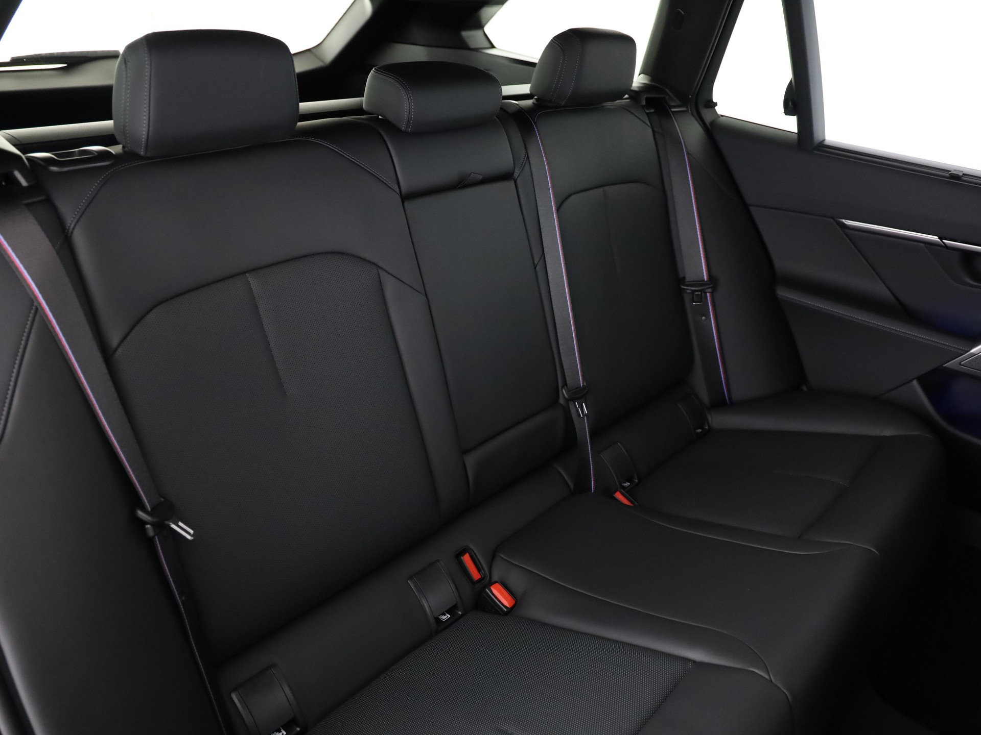 BMW M5 xDrive Touring-image-17