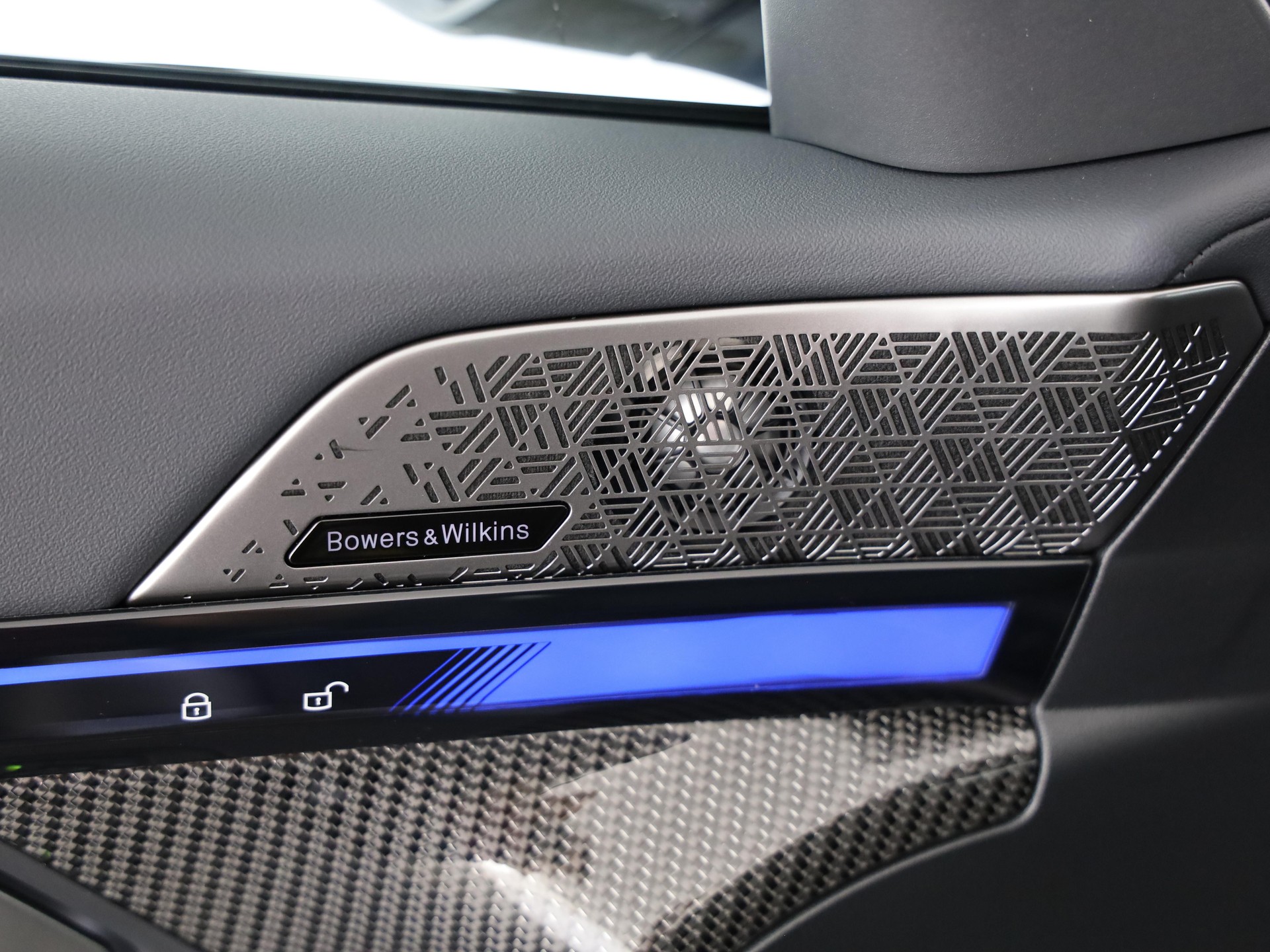 BMW M5 xDrive Touring-image-14