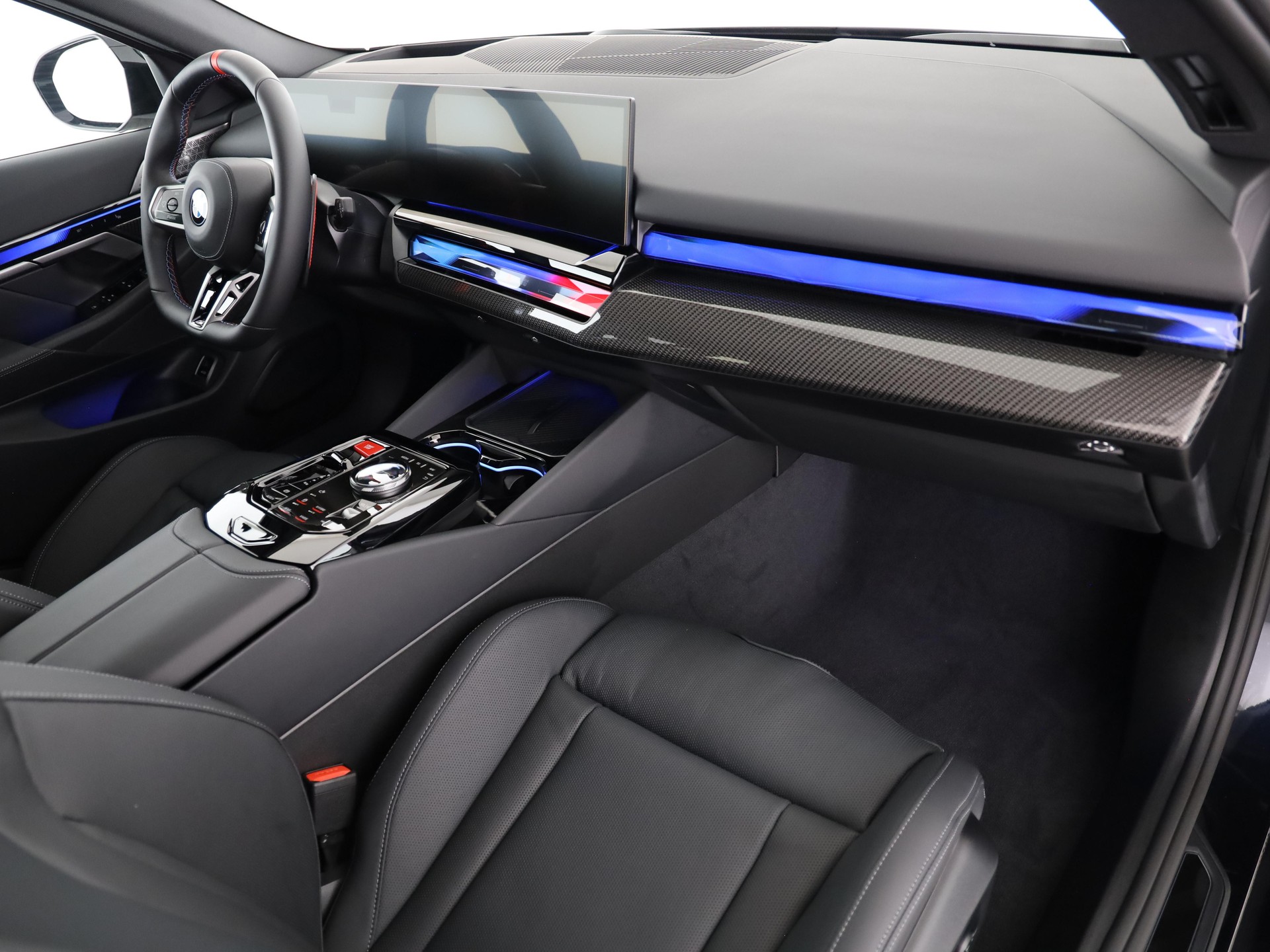 BMW M5 xDrive Touring-image-15