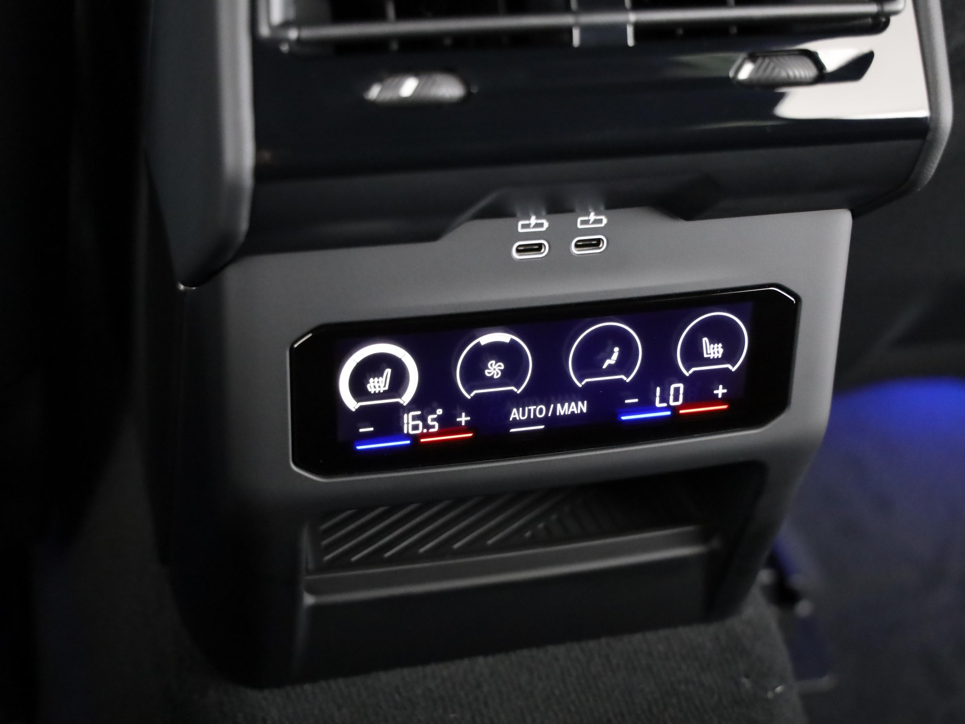 BMW M5 xDrive Touring-image-21