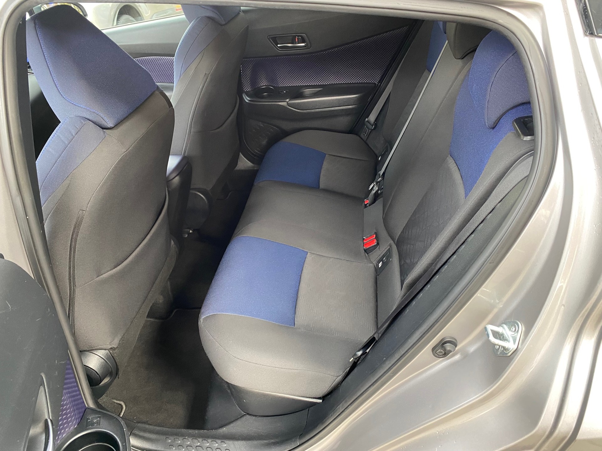 TOYOTA C-HR 1.8 HSD Style CVT-image-6