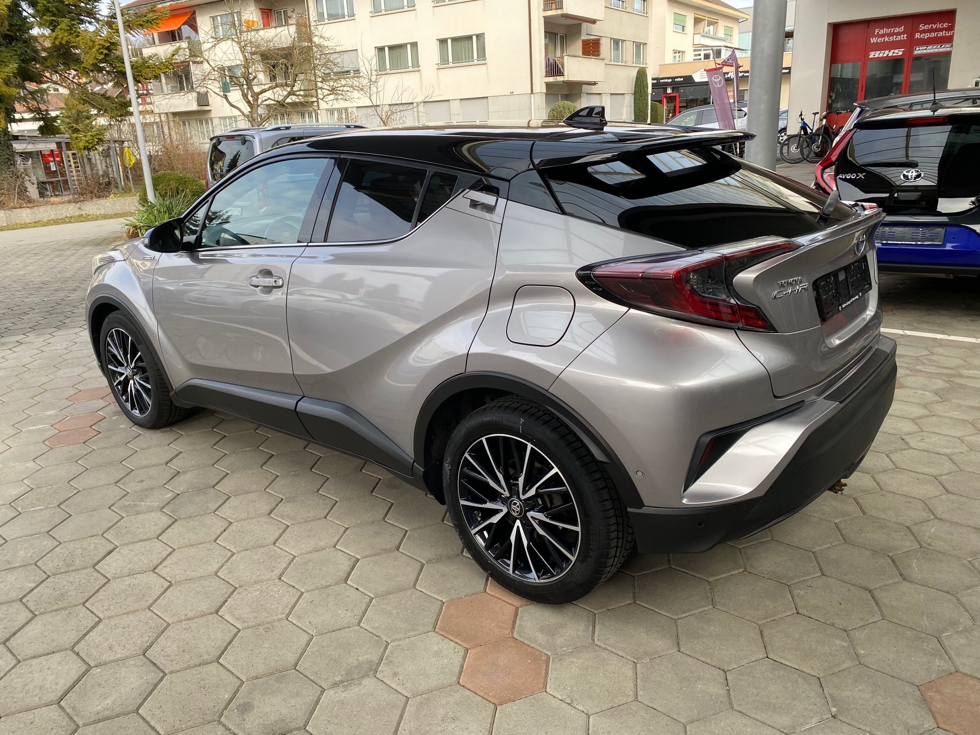 TOYOTA C-HR 1.8 HSD Style CVT-showroom-element-2
