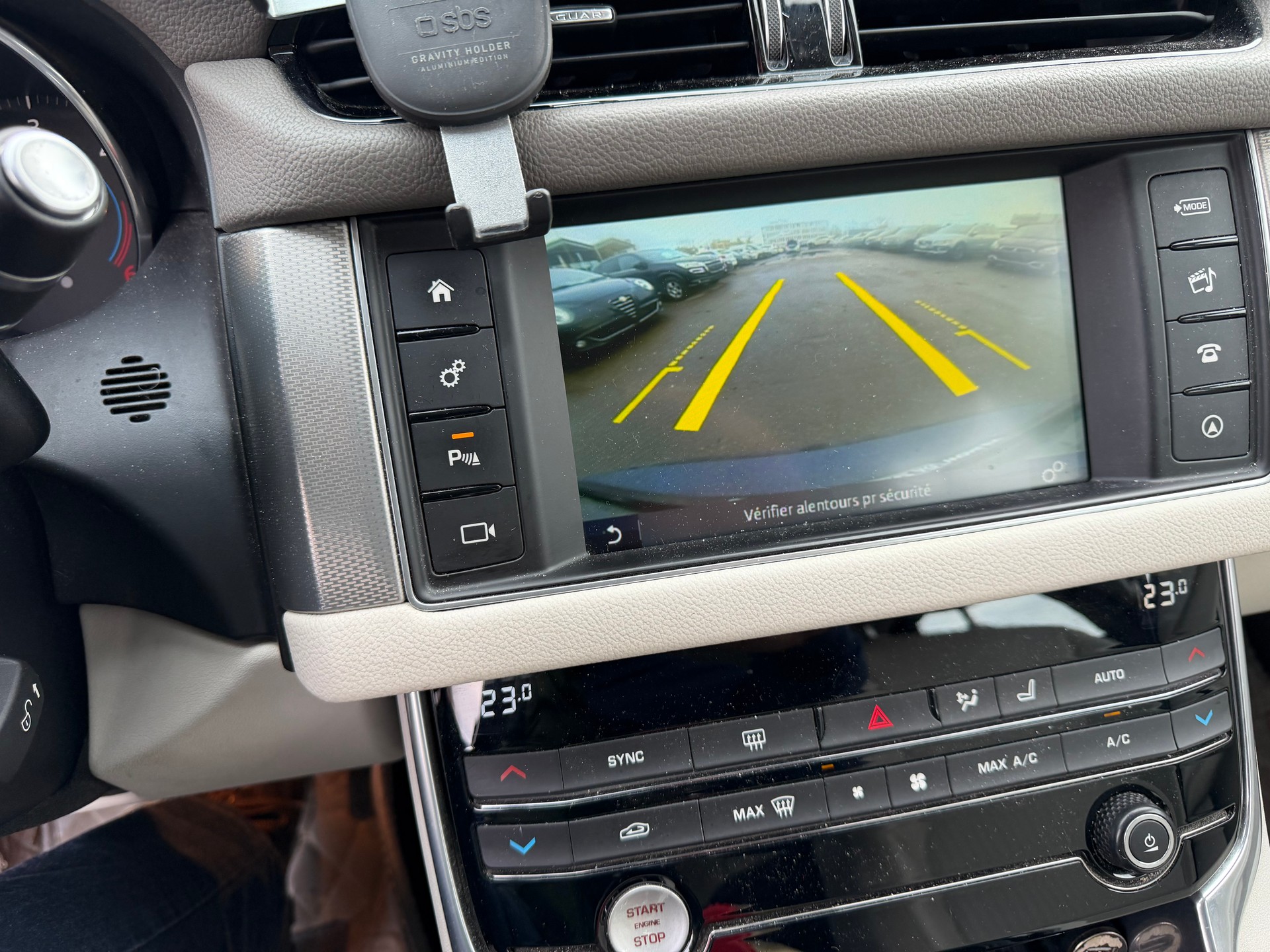 JAGUAR XF 20d Prestige-image-7