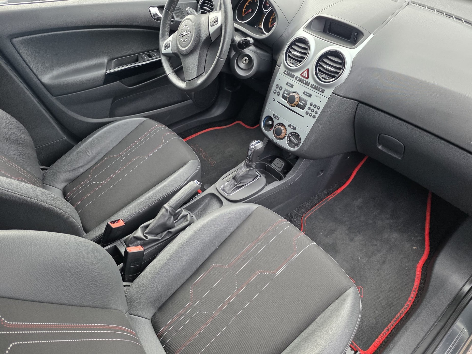 OPEL Corsa 1.4 TP Color Edition Automatic-image-5