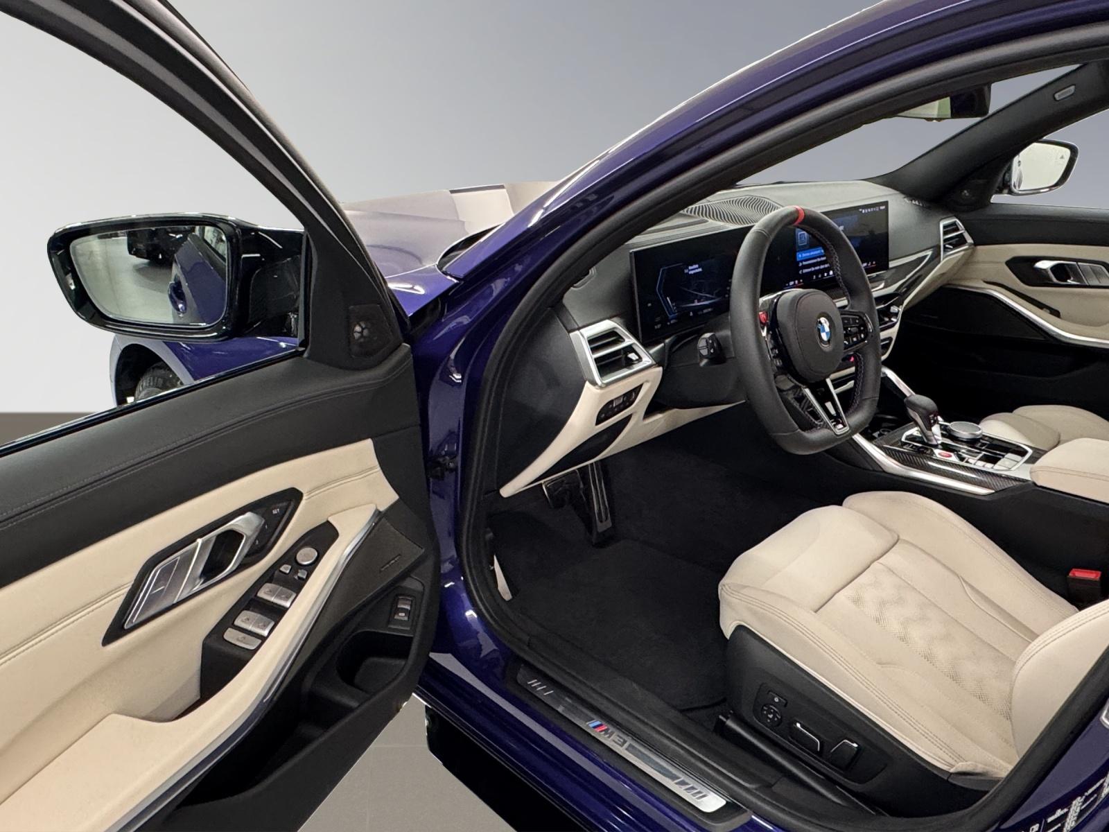 BMW M3 Competition xDrive Touring-image-11