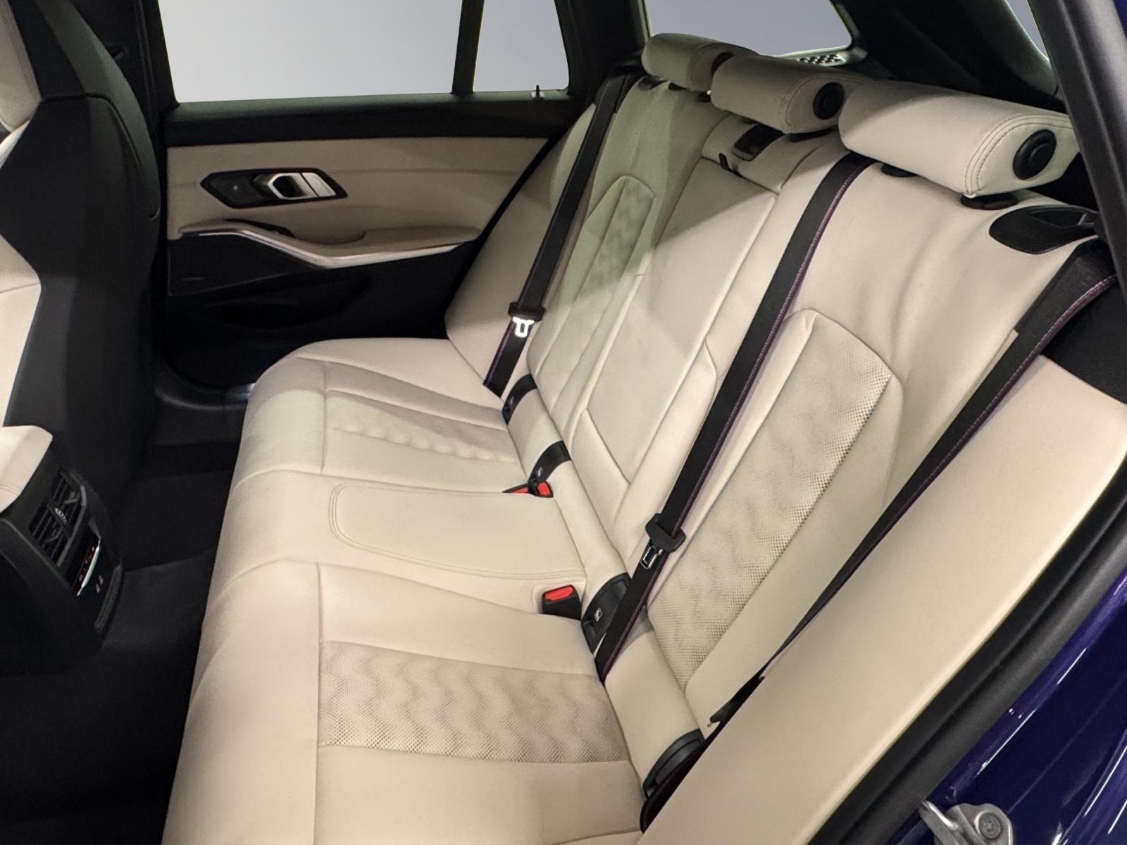 BMW M3 Competition xDrive Touring-image-13