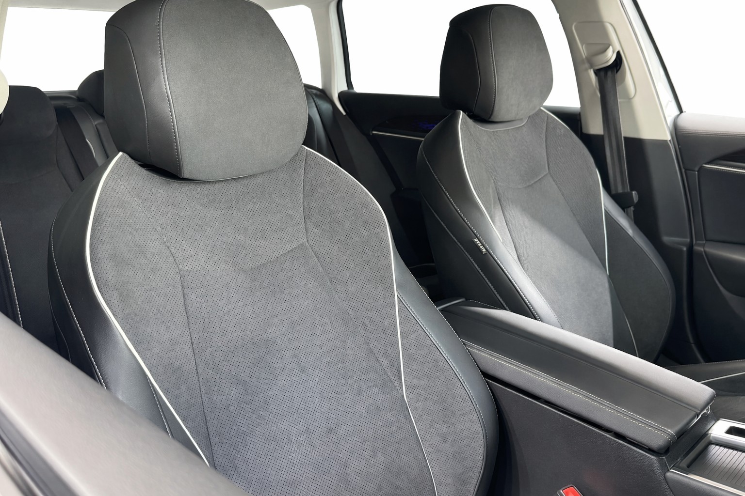 VW Passat Variant 2.0 TDI evo Elegance DSG-image-11