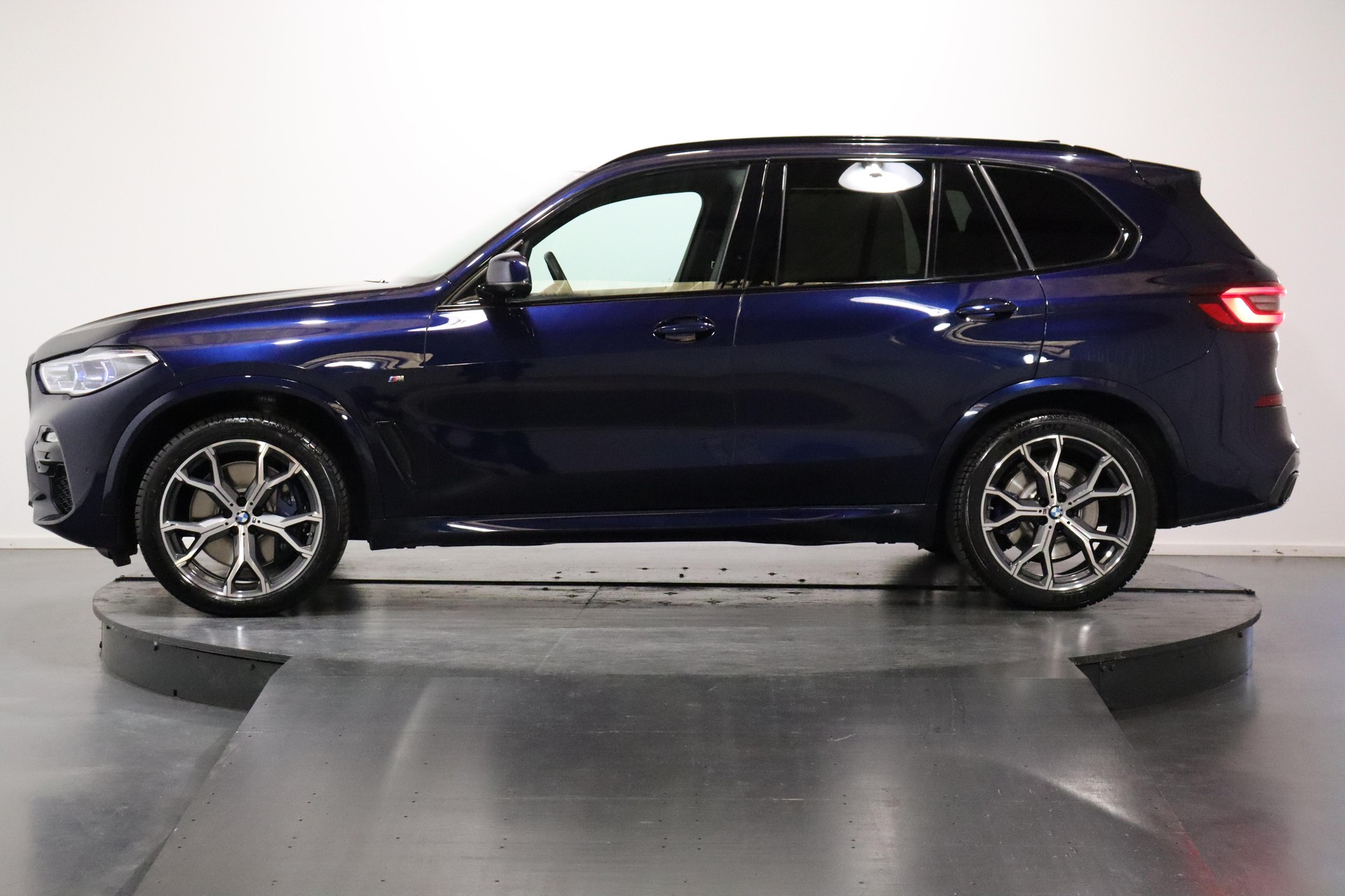 BMW X5 30d xDrive SAG-image-1