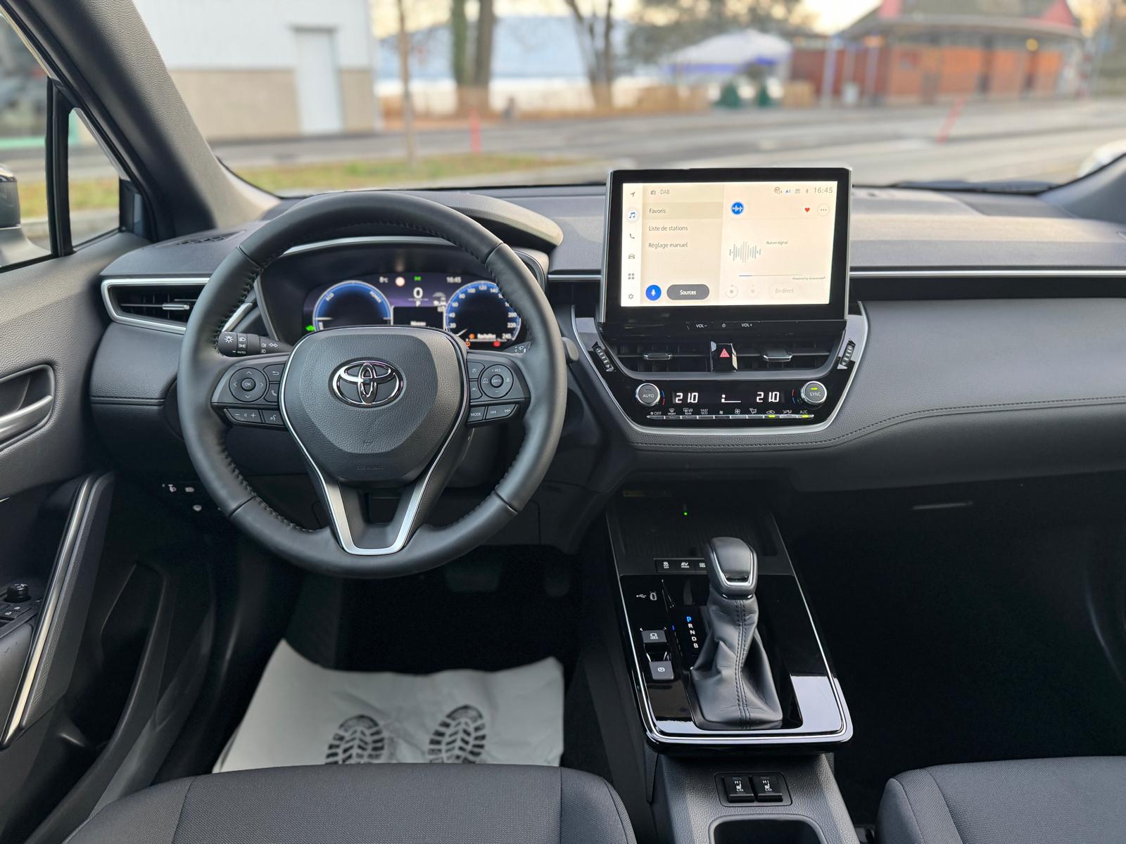 TOYOTA Corolla Cross 1.8 Trend e-CVT-image-7