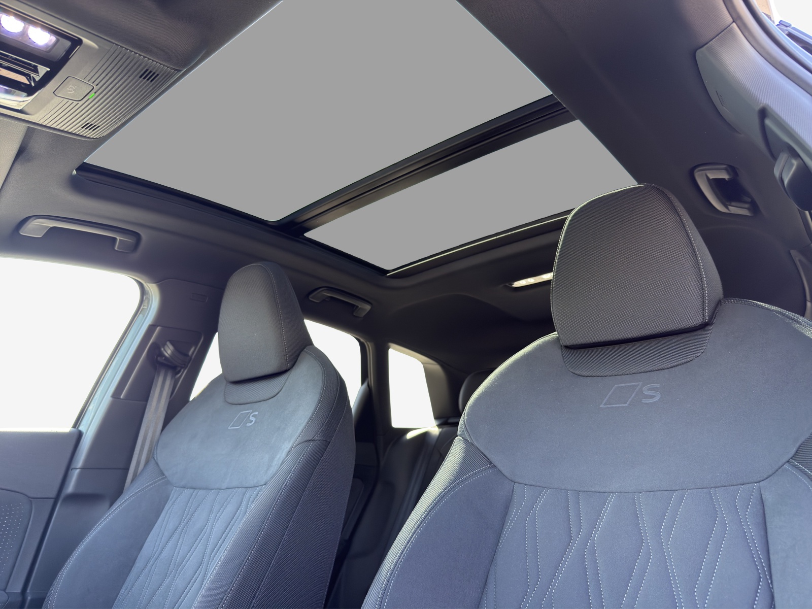 AUDI Q3 SUV e-hybrid 200 kW S tronig-image-15