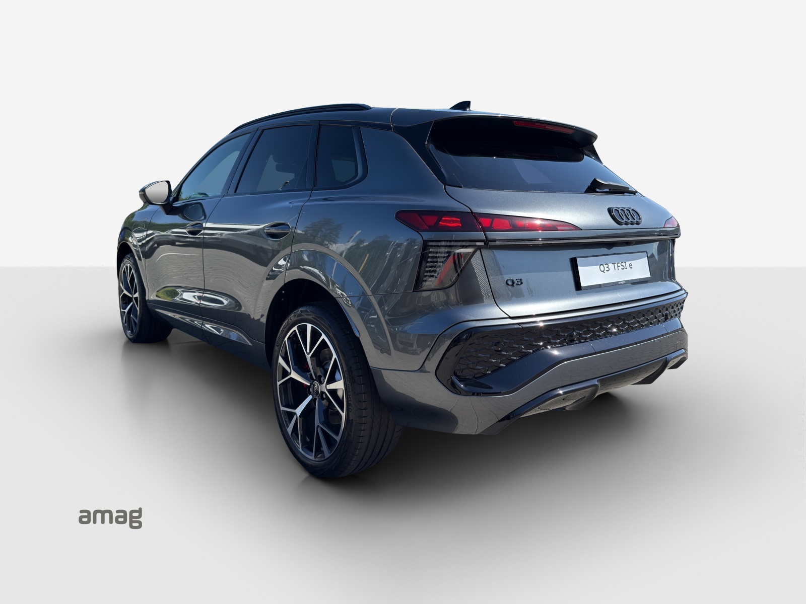 AUDI Q3 SUV e-hybrid 200 kW S tronig-image-2