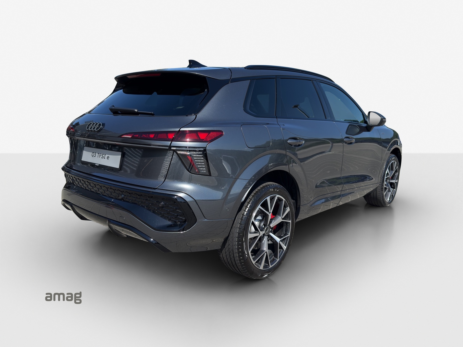 AUDI Q3 SUV e-hybrid 200 kW S tronig-image-4